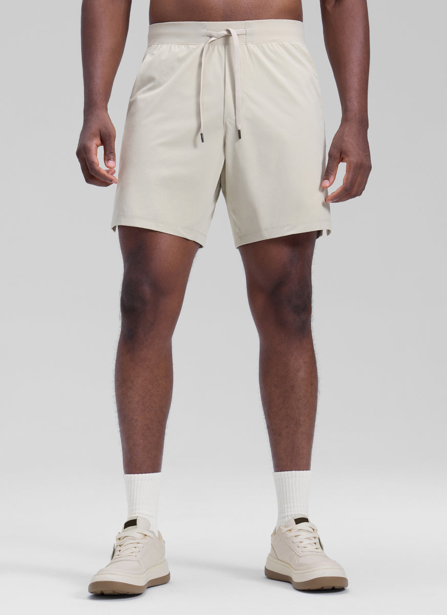 CRZ YOGA Men's Motion Workout Classic FIt Quick Dry Pocket Shorts