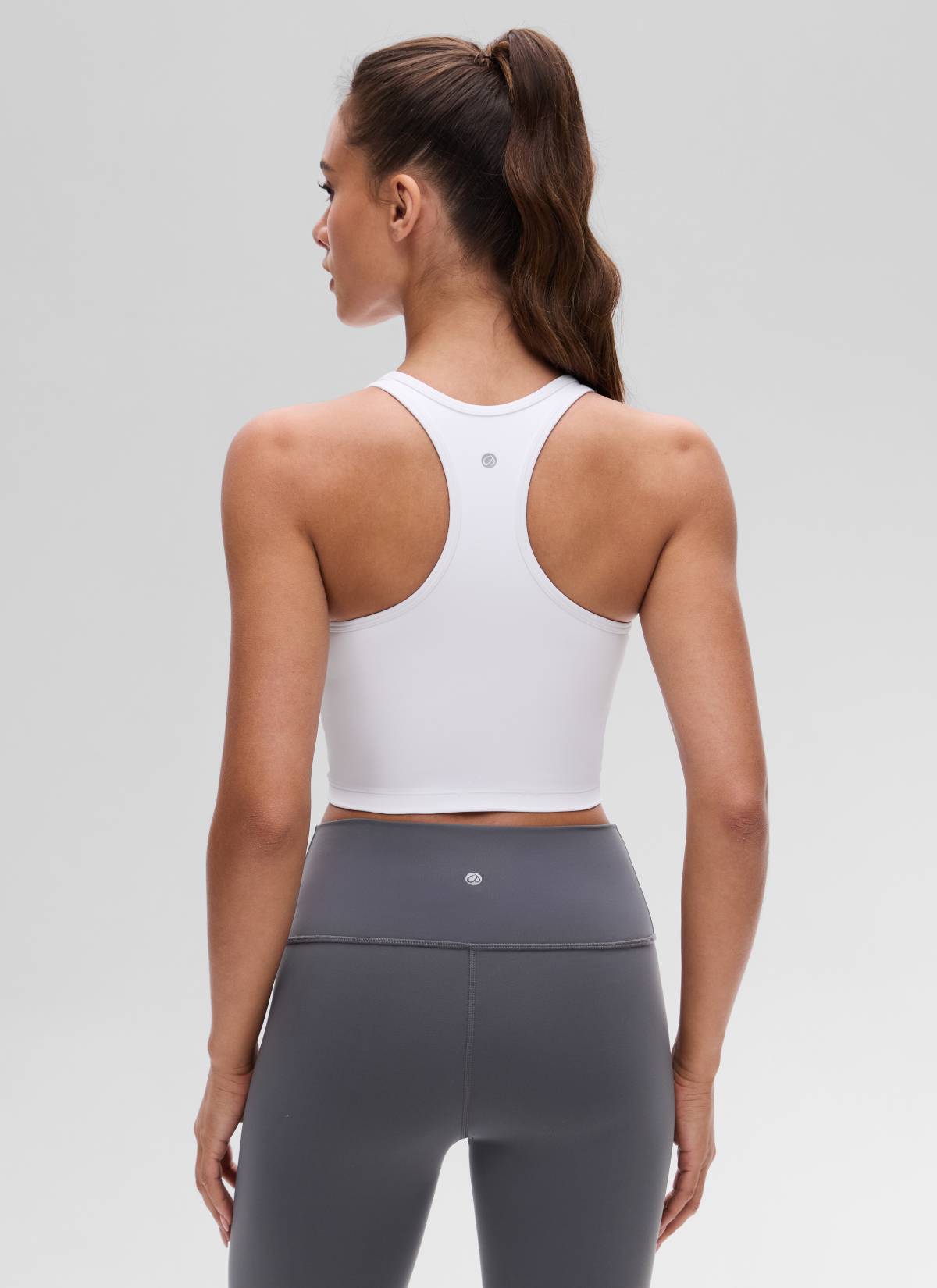 CRZ YOGA Women's Yoga Low support Butterluxe Scoop Neck Bra Y-Back White @model_info:Maria