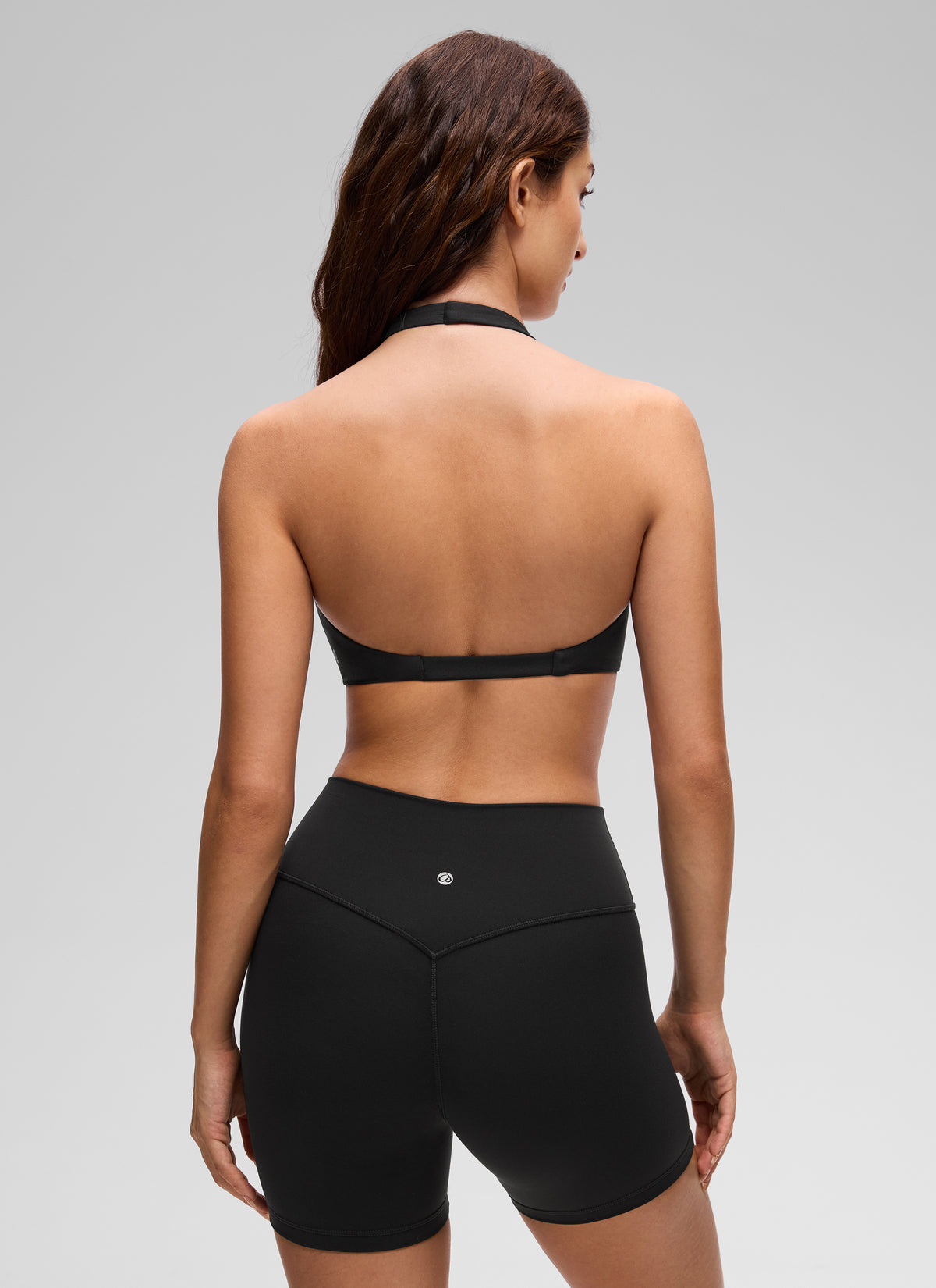 CRZ YOGA Women's Butterluxe Yoga V Neck Crop Double Lined Sports Bra Black @model_info:Inga