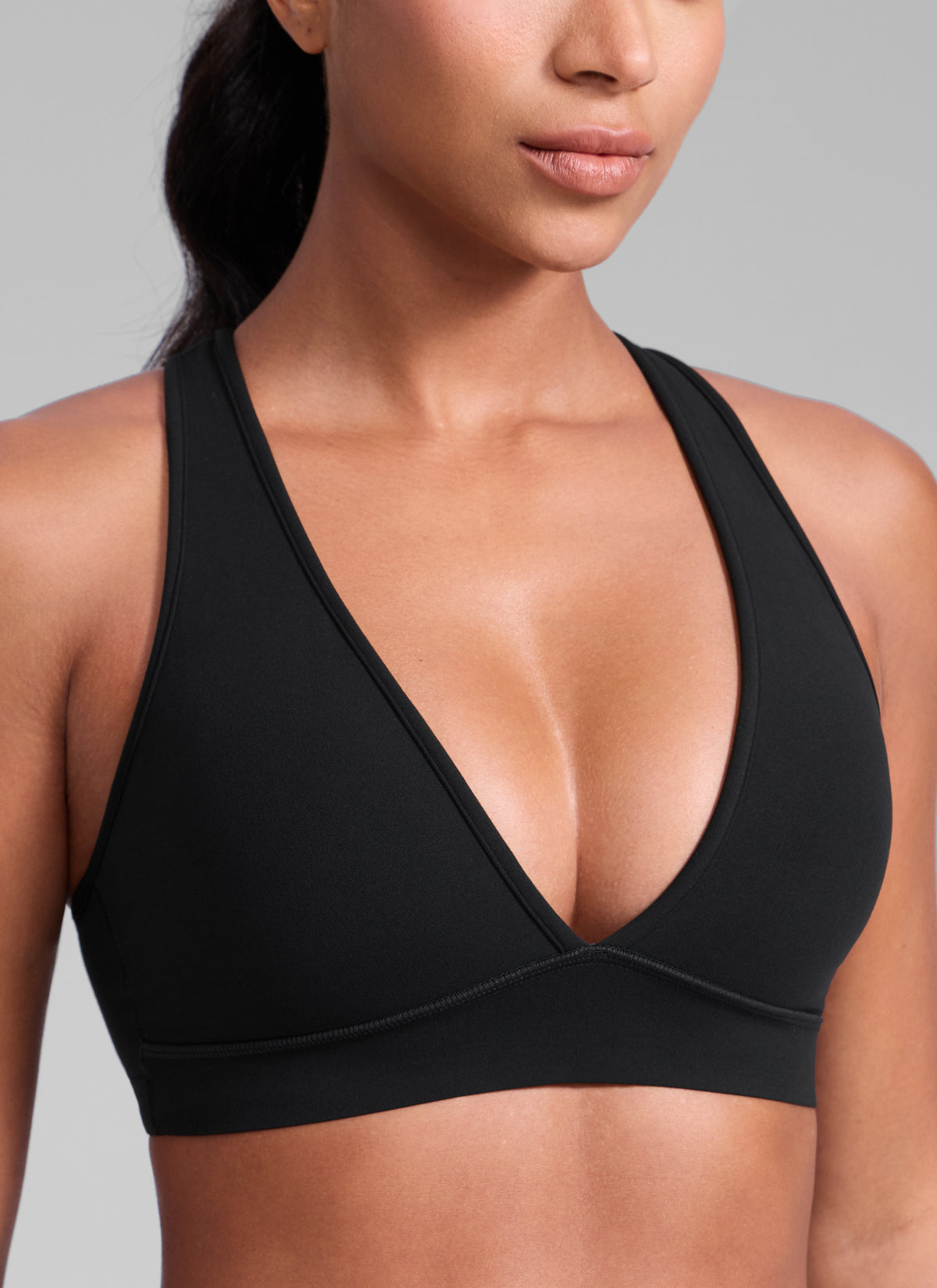 CRZ YOGA Women's Butterlift® Workout Deep V Neck Cross Back Sports Bra Black