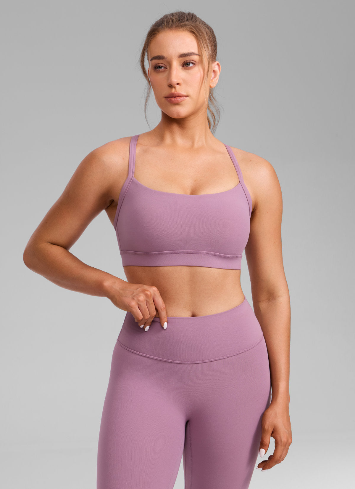 CRZ YOGA Women's Butterlift Yoga U Neck Cross Back Keyhole Sports Bra Light Lavender @model_info:Julia