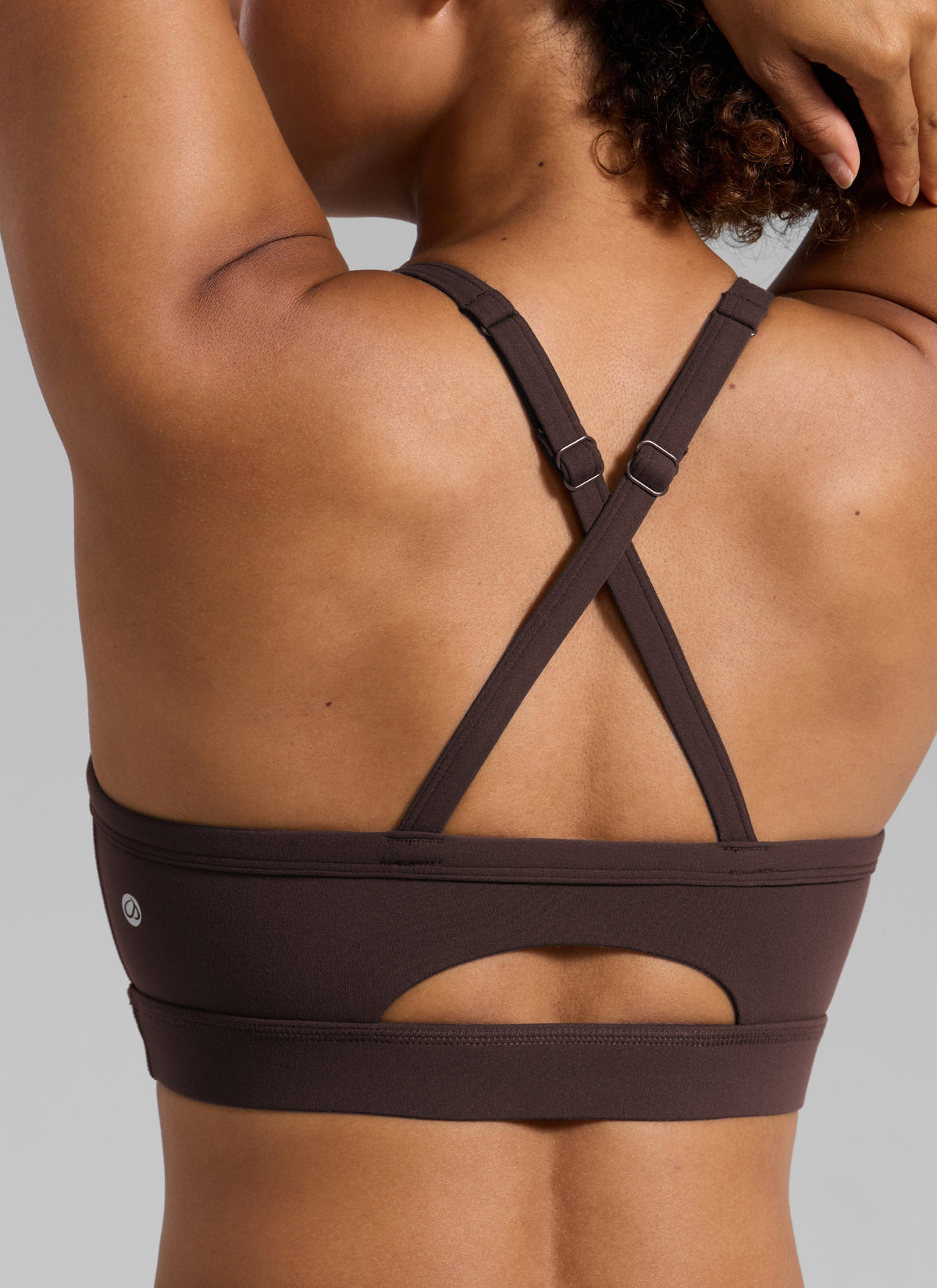CRZ YOGA Women's Butterlift Yoga U Neck Cross Back Keyhole Sports Bra Hot Fudge Brown @model_info:Barbara