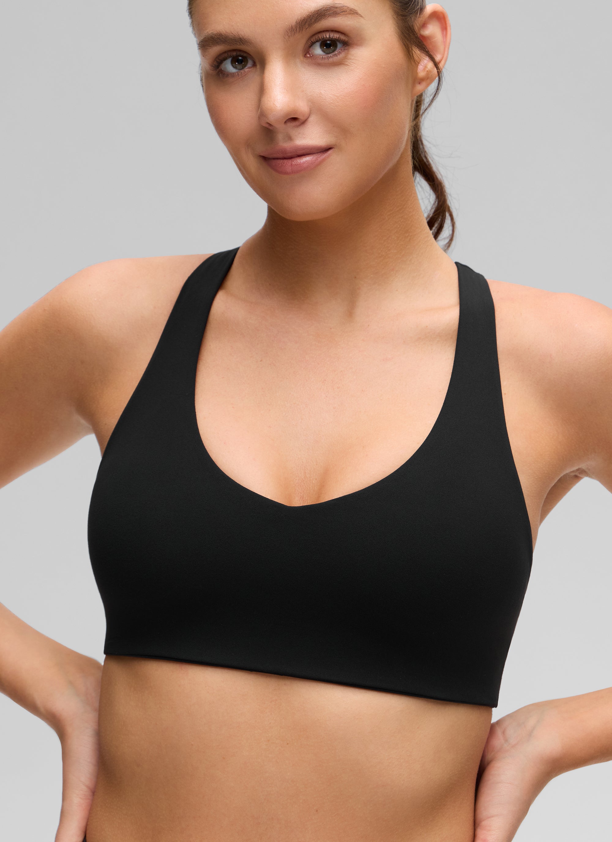 CRZ YOGA Women's Butterluxe Yoga V Neck RacerBack Build in Sports Bra Black @model_info:Gelya