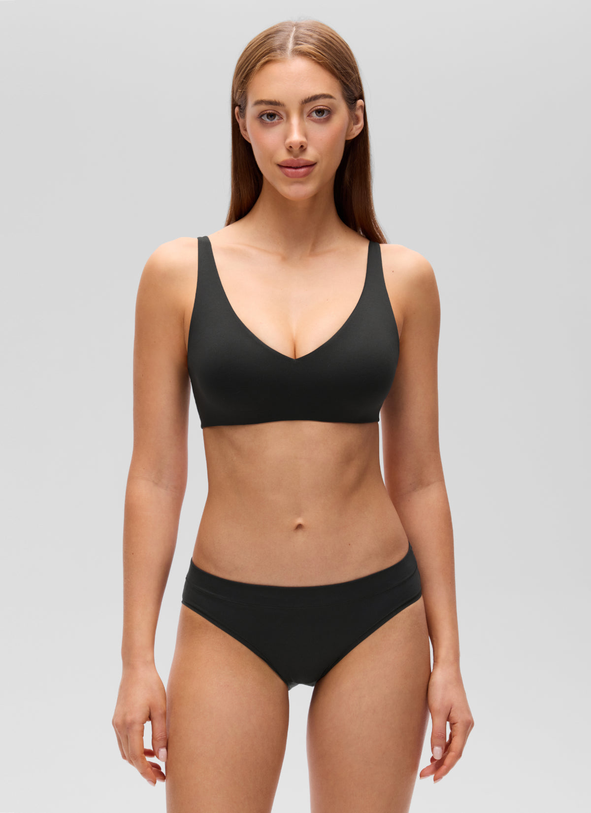 CRZ YOGA Women's Softhold Casual V Neck Backless Double Lined Bralette Black