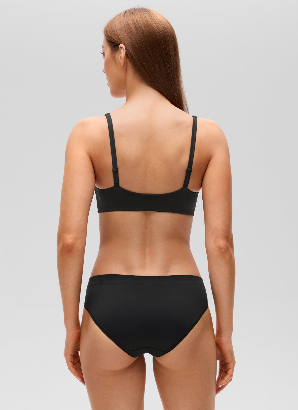 CRZ YOGA Women's Softhold Casual V Neck Backless Double Lined Bralette Black