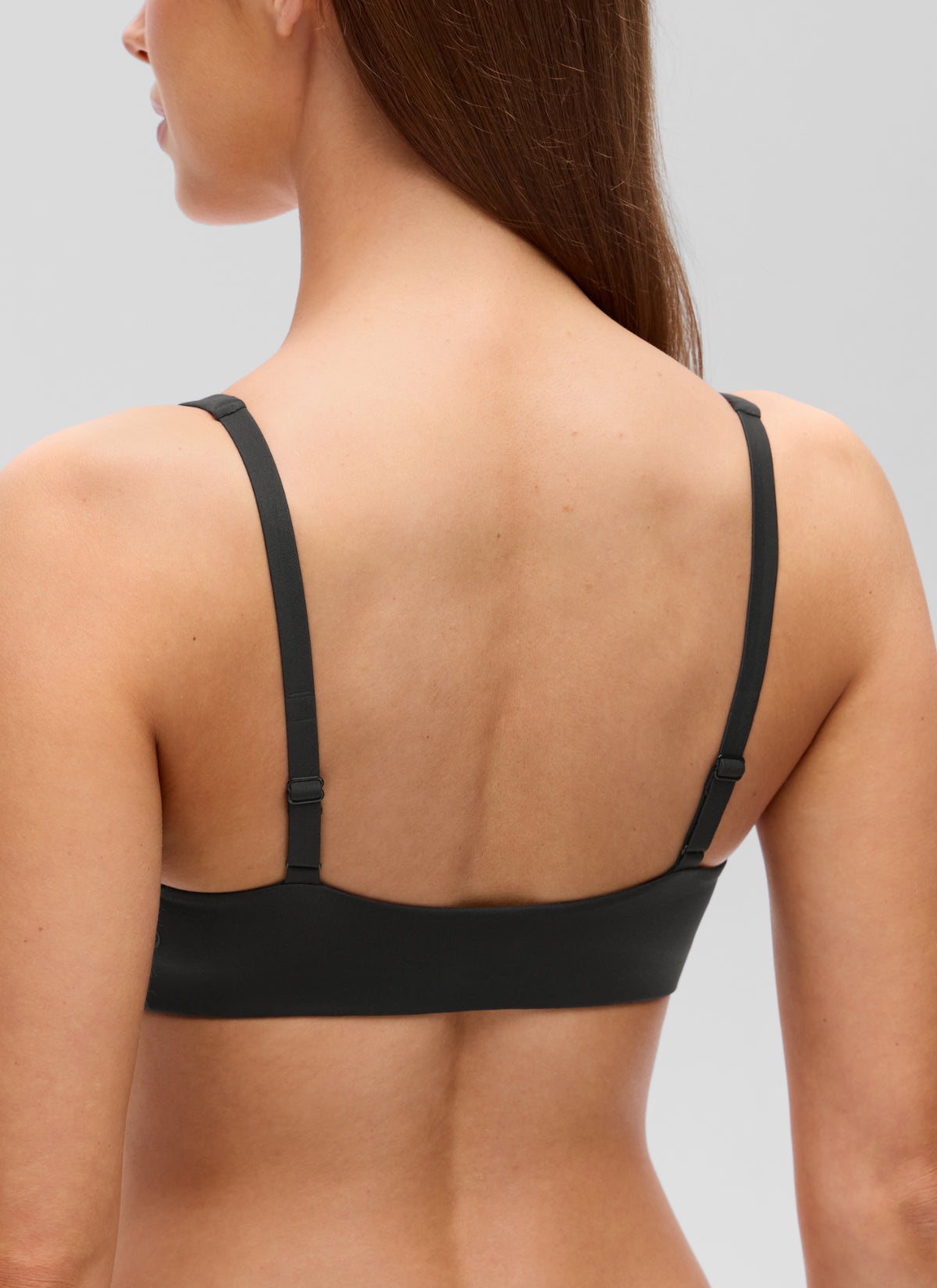 CRZ YOGA Women's Softhold Casual V Neck Backless Double Lined Bralette Black