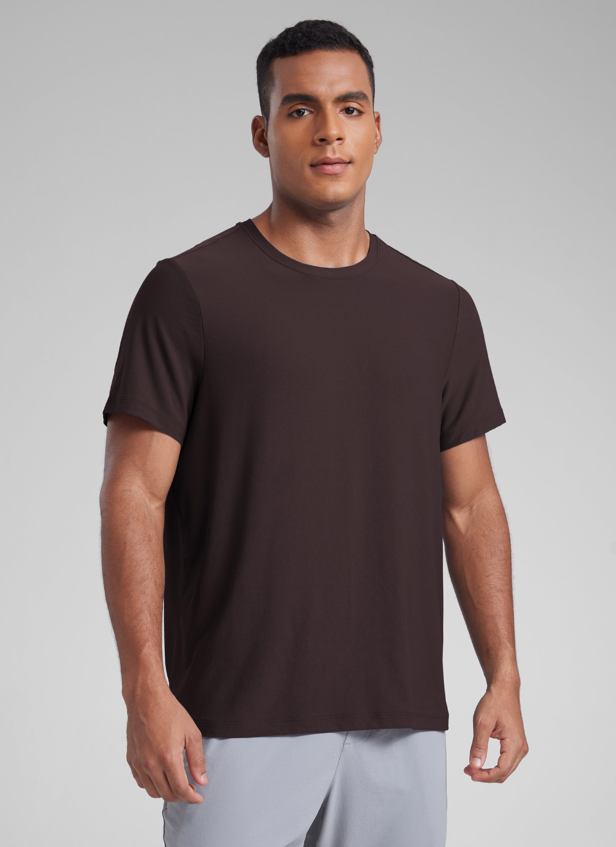 CRZ YOGA Men's Workout Lightweight Athletic Casual Short Sleeve Shirt Hot Fudge Brown