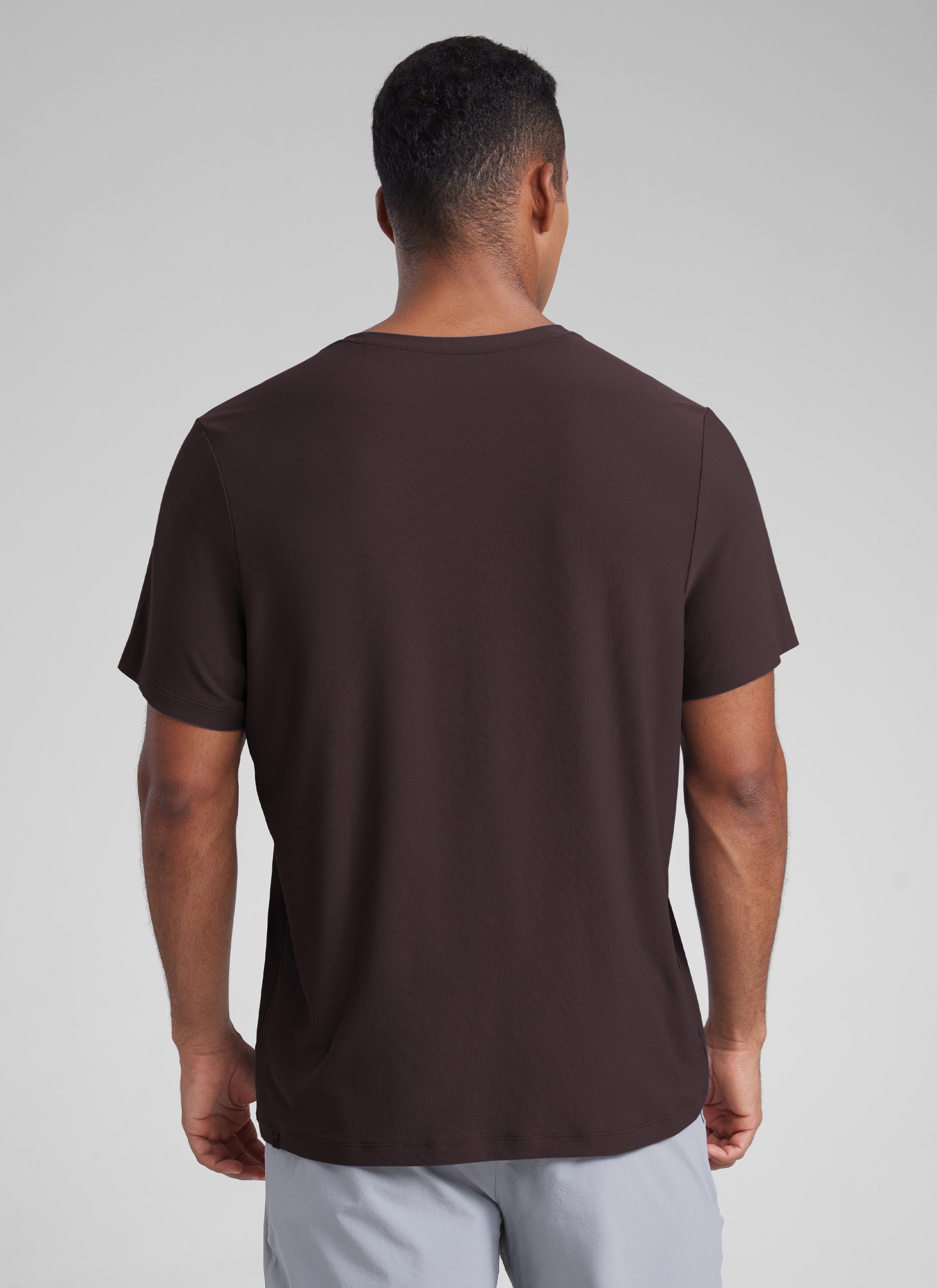 CRZ YOGA Men's Workout Lightweight Athletic Casual Short Sleeve Shirt Hot Fudge Brown