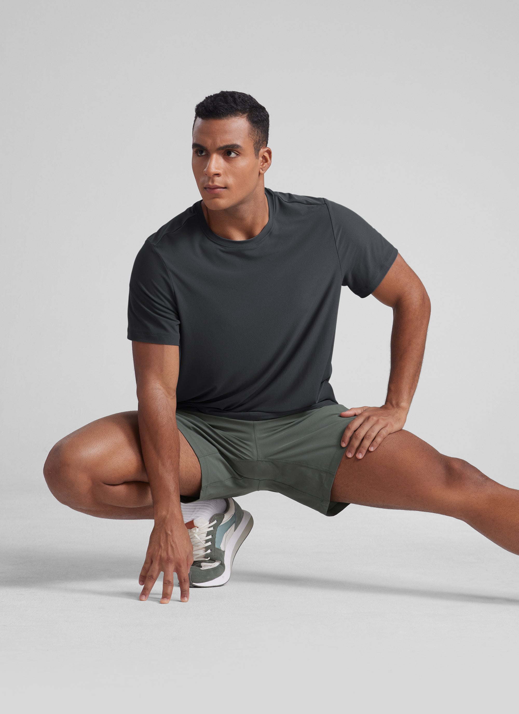 CRZ YOGA Men's Workout Lightweight Athletic Casual Short Sleeve Shirt Mysterious Grey