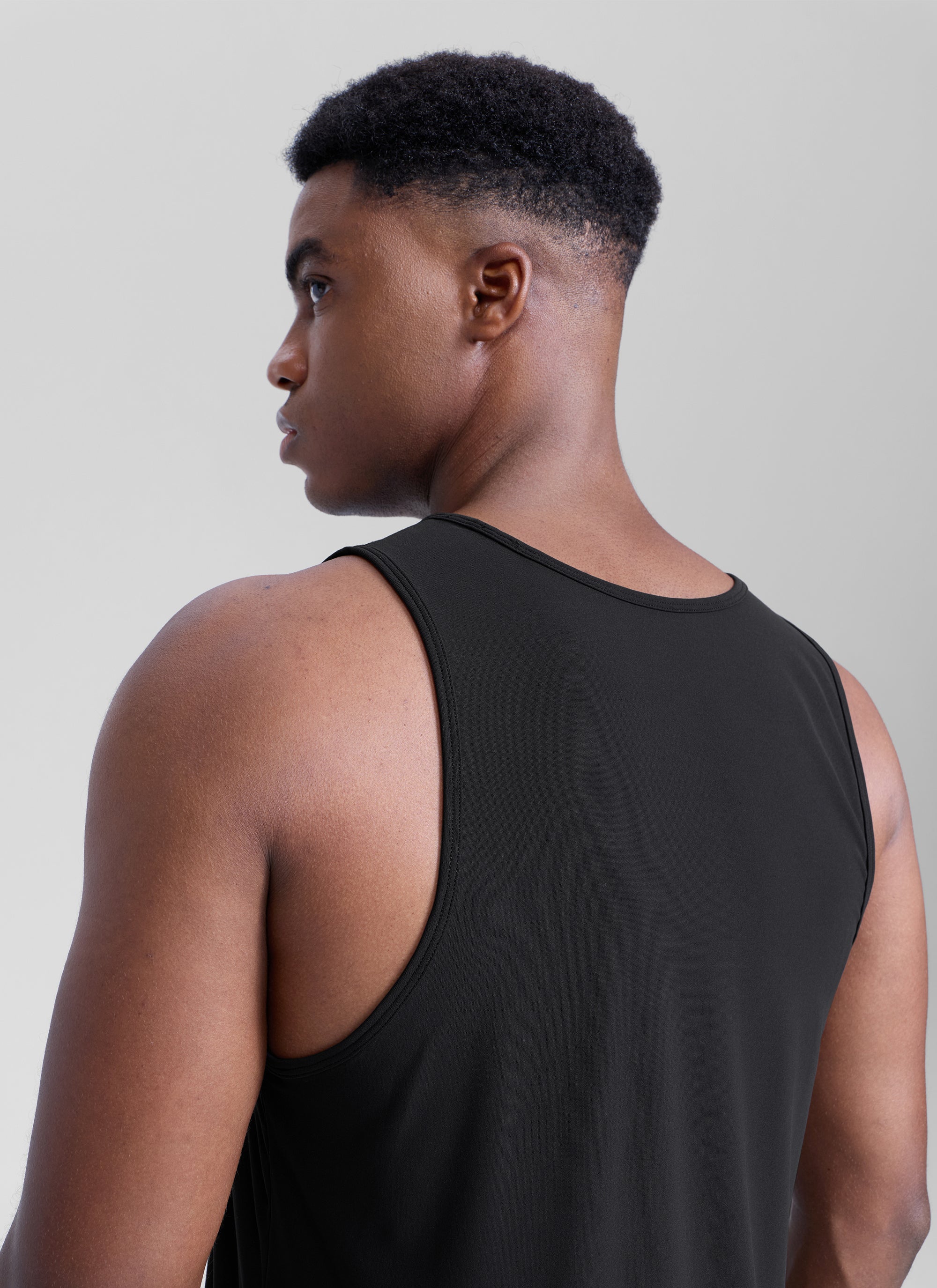 CRZ YOGA Men's Train Classic Fit Quick Dry Sleeveless Tank Black