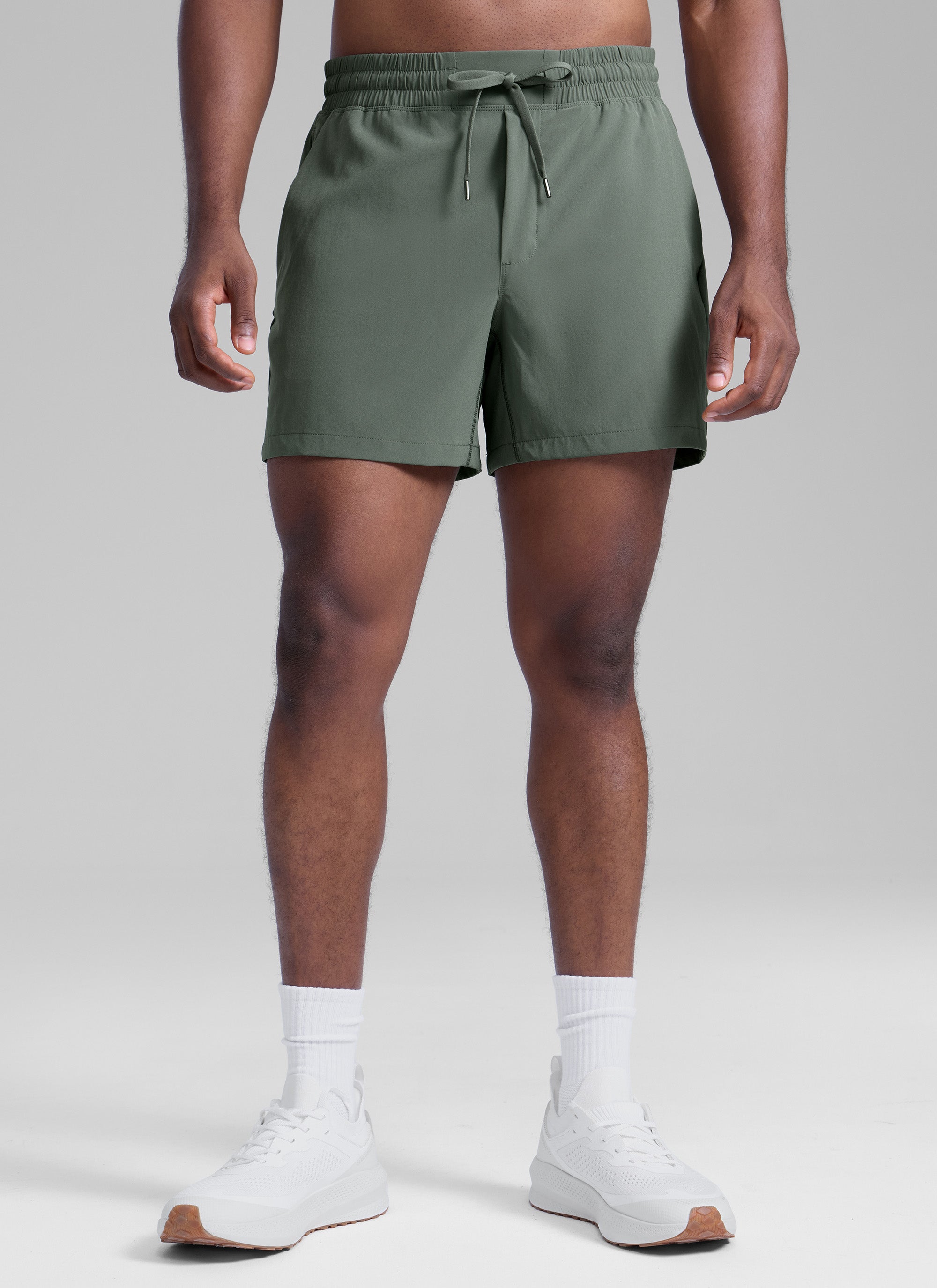 CRZ YOGA Men's Running Feathery-Fit Workout Linerless Shorts 5'' Dark Carbon