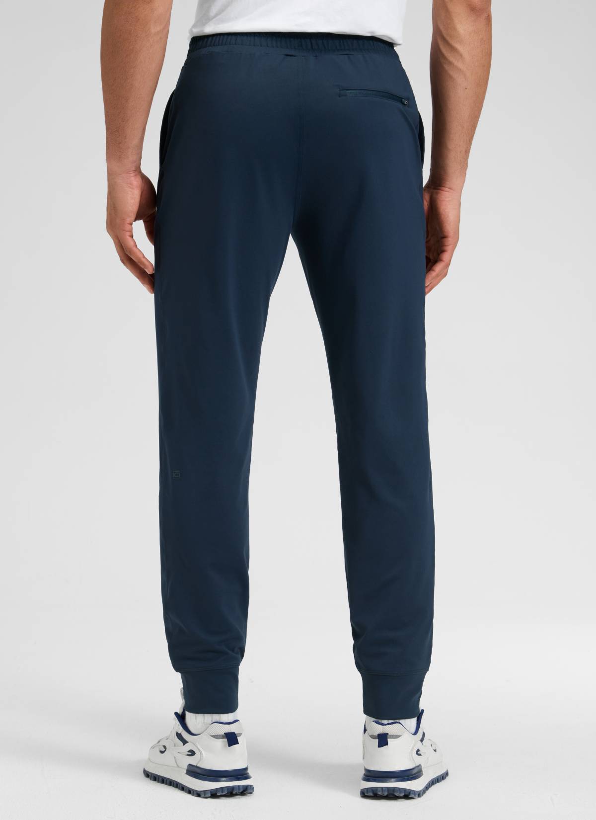 CRZ YOGA Men's Workout Casual Mid Rise Drawstring Pocket Jogger 29