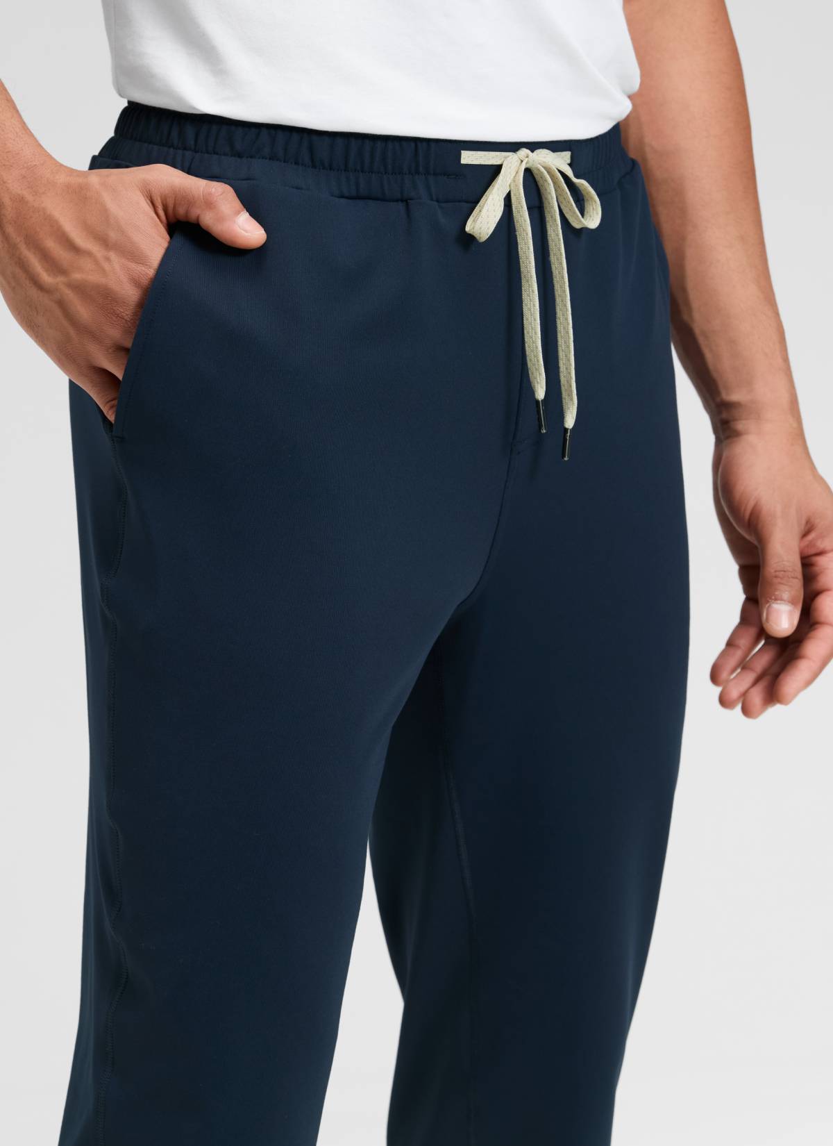 CRZ YOGA Men's Workout Casual Mid Rise Drawstring Pocket Jogger 29