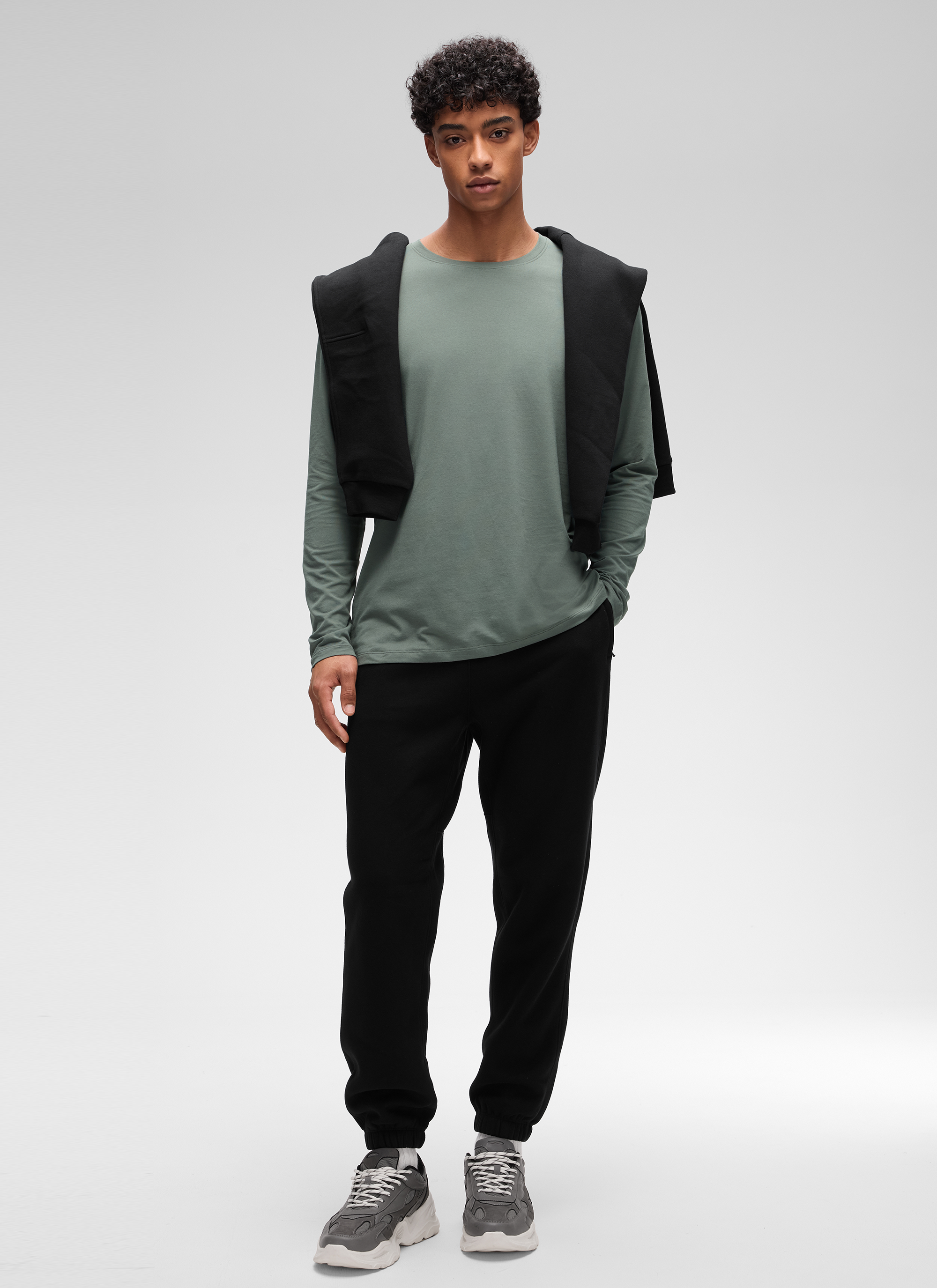 CRZ YOGA Man's Cotton-Blend Workout Crew Neck Classic Fit Long Sleeves Silver Gray