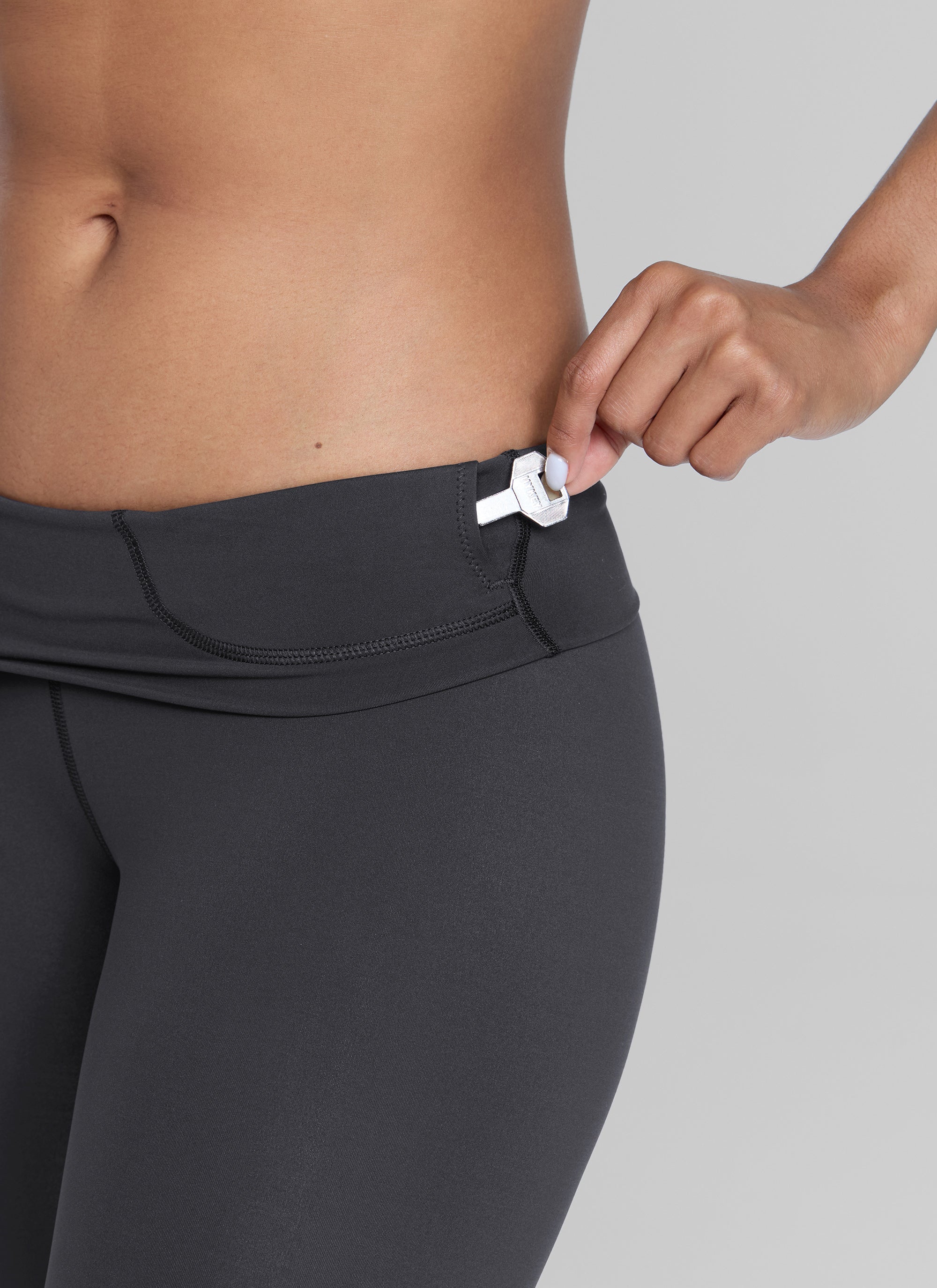 CRZ YOGA Women's Train High Rise Hugged Feel Compression Leggings 25'' Ink Gray