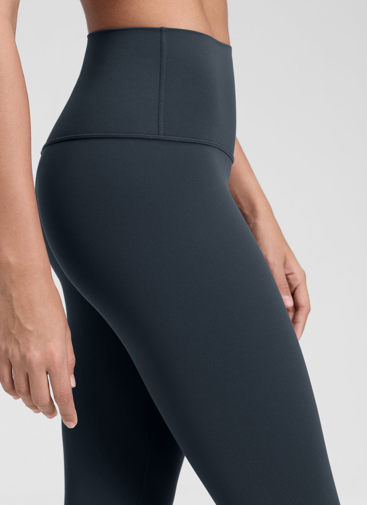 CRZ YOGA Women's Yoga Lounge High Rise Butterluxe Yoga Leggings 19'' True Navy @model_info:Jenna