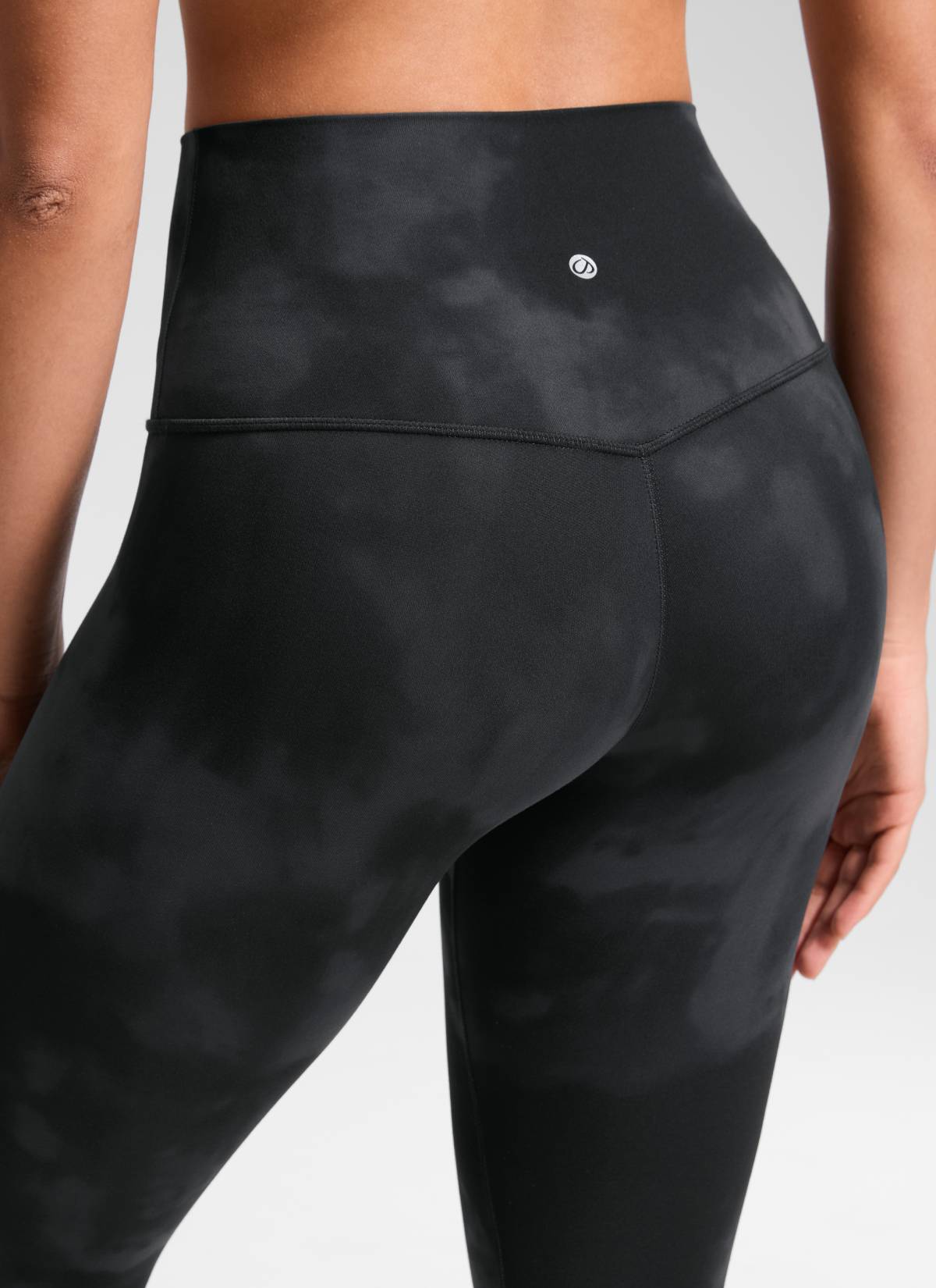 CRZ YOGA Women's Yoga Lounge High Rise Butterluxe Yoga Leggings 19'' Black Tie Dye Flowers @model_info:Fiona