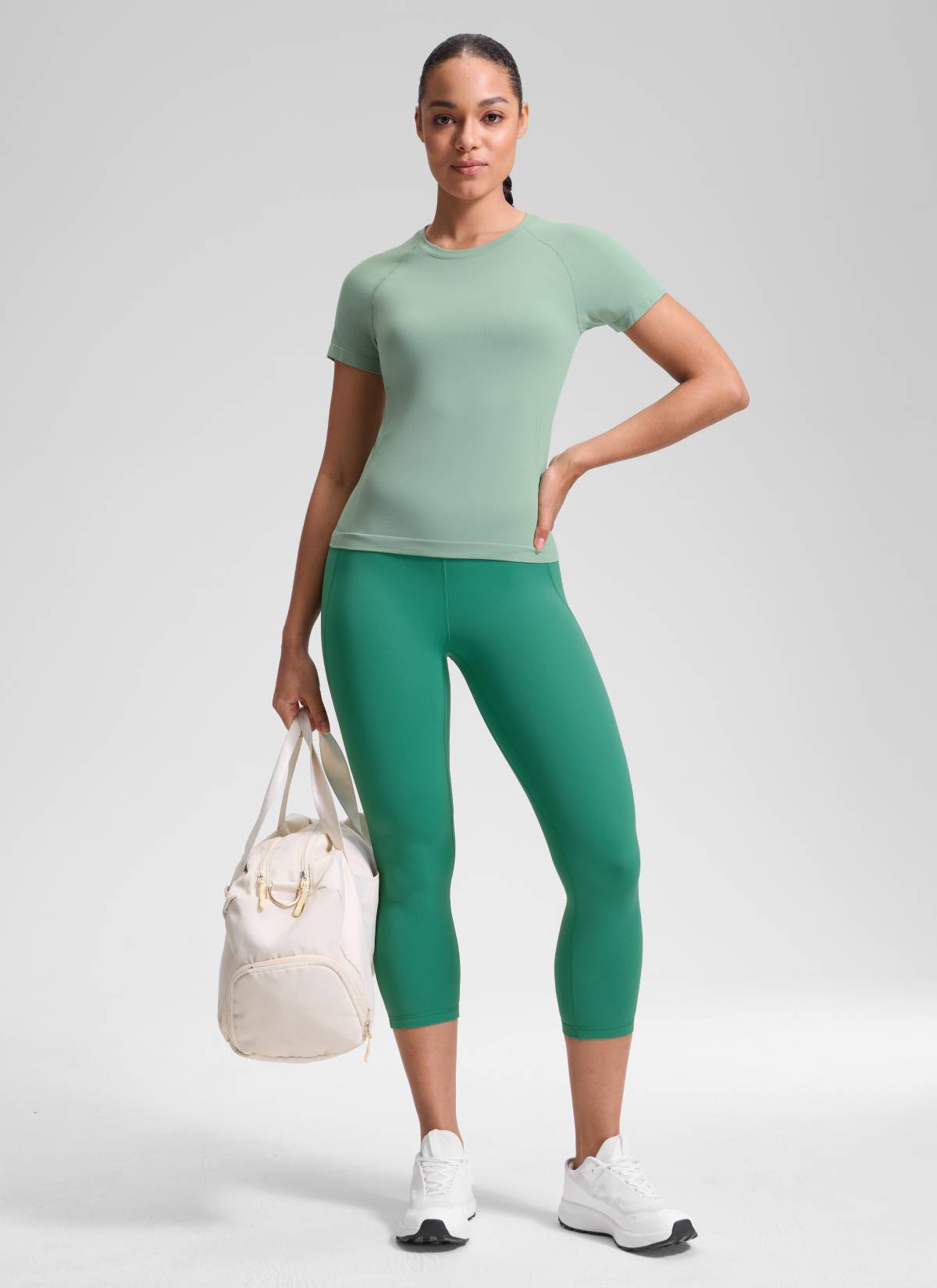 R599-43-Fiona-NEW-3_4100x.jpg?