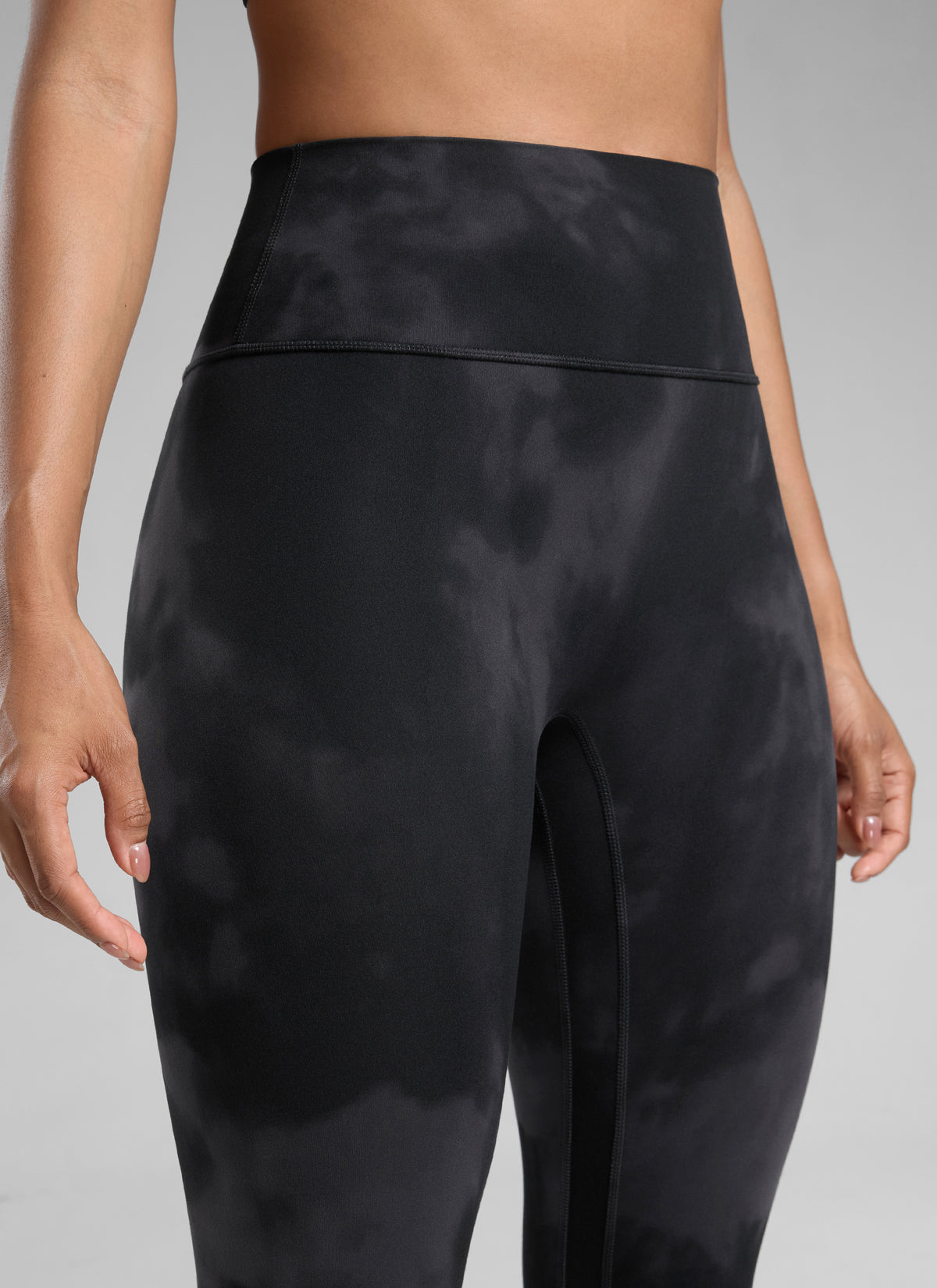 CRZ YOGA Women Butterlift High Rise Scrunch Butt Legging No Front Seam Black Tie Dye Flowers @model_info:Barbara