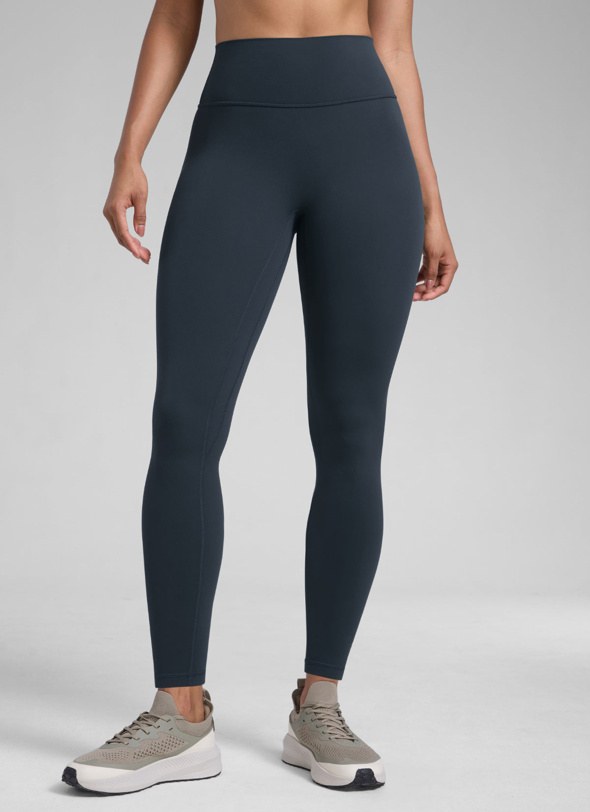 CRZ YOGA Women's Secretsculpt™ Workout No Front Seam Legging 28'' True Navy @model_info:Barbara