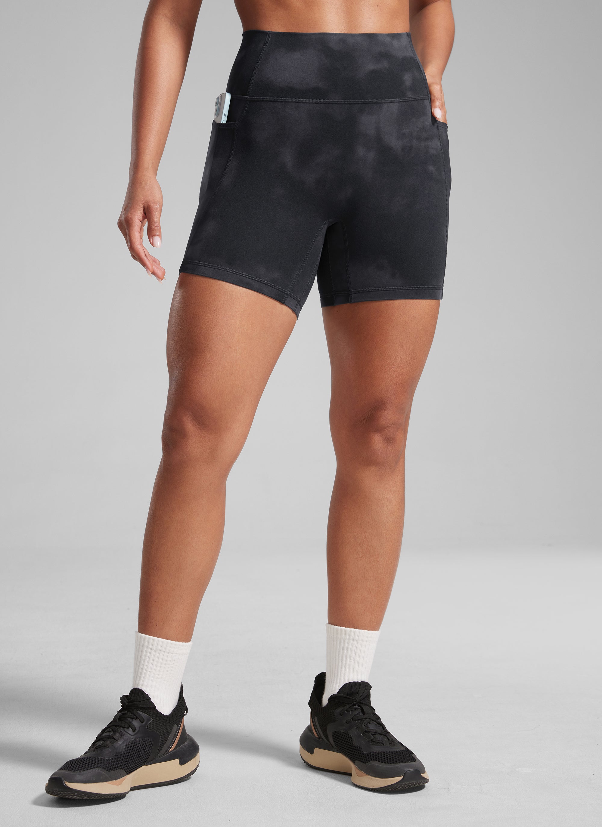 CRZ YOGA Butterlift Womens Scrunch Butt No Front Seam Pocket Biker Shorts 5'' Belgian Blue