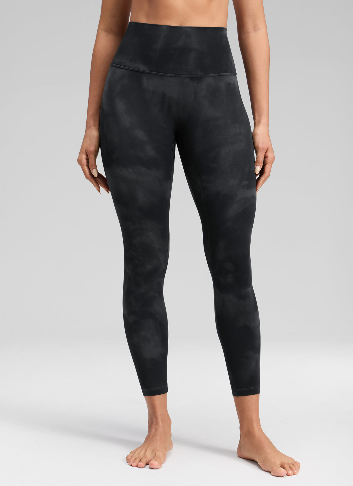 CRZ YOGA Women's Butterluxe Yoga High Rise No Front Seam Legging 25'' Black Tie Dye Flowers @model_info:Dany