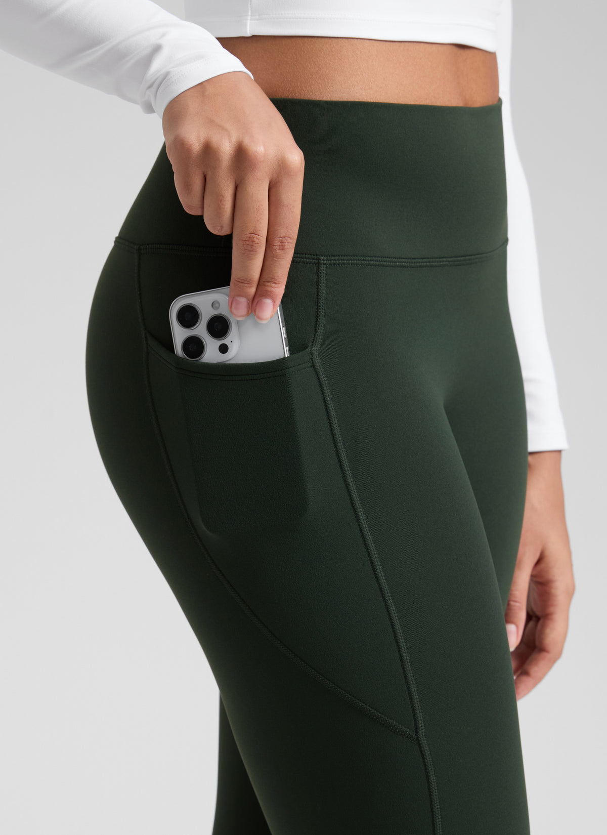 CRZ YOGA Women's Matte Thermal Fleece Lined Winter Pocket Legging 25'' Legend Green @model_info:F
