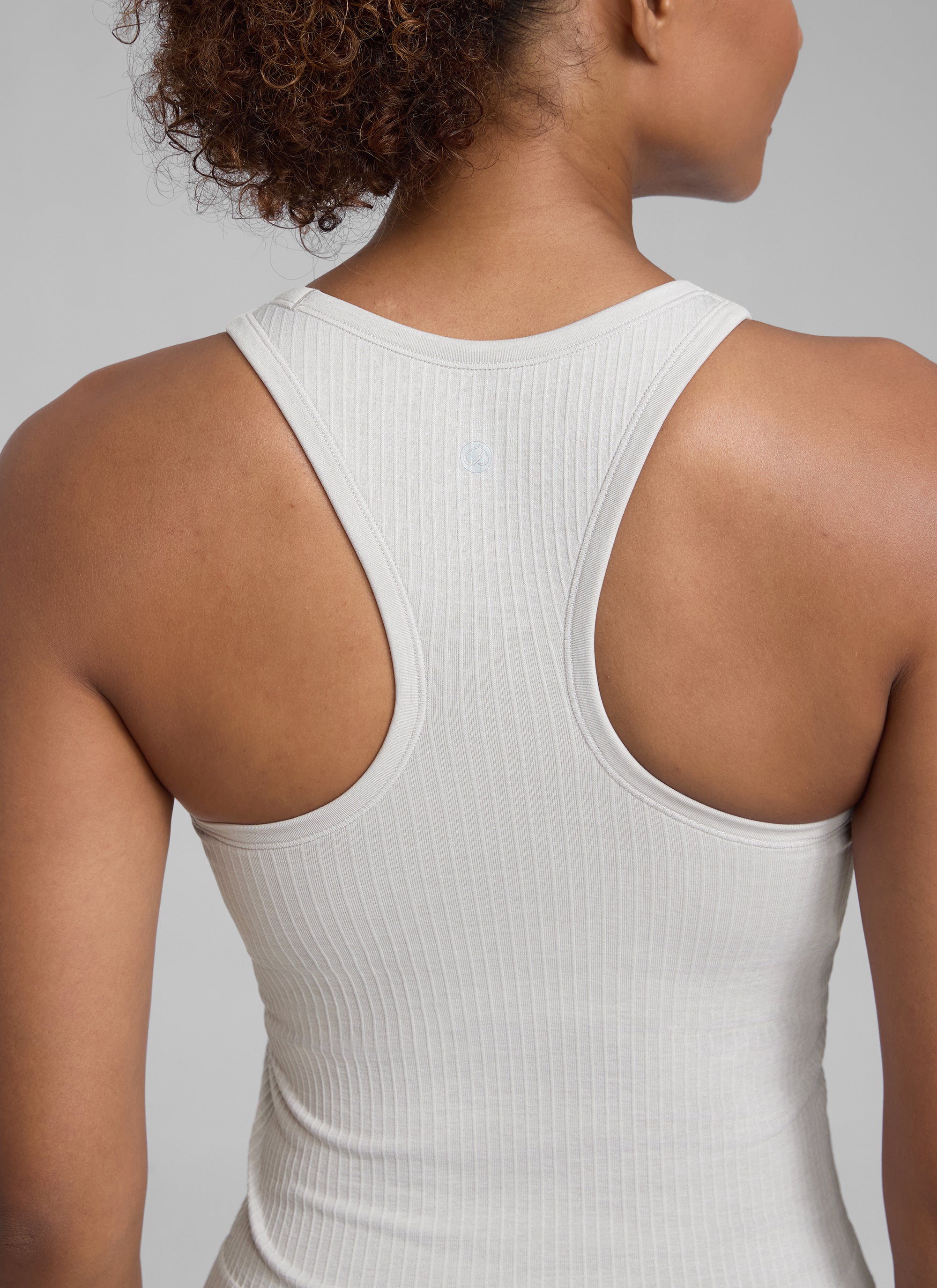 CRZ YOGA Women's Yoga Slim Fit Tops Seamless Hip LengthTank High Neck Light Grey