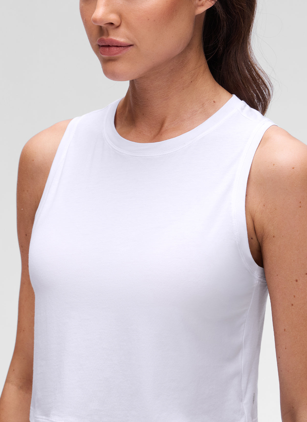 CRZ YOGA Women's Pima Cotton Casual Crewneck RacerBack Crop Tank White @model_info:Kseniia