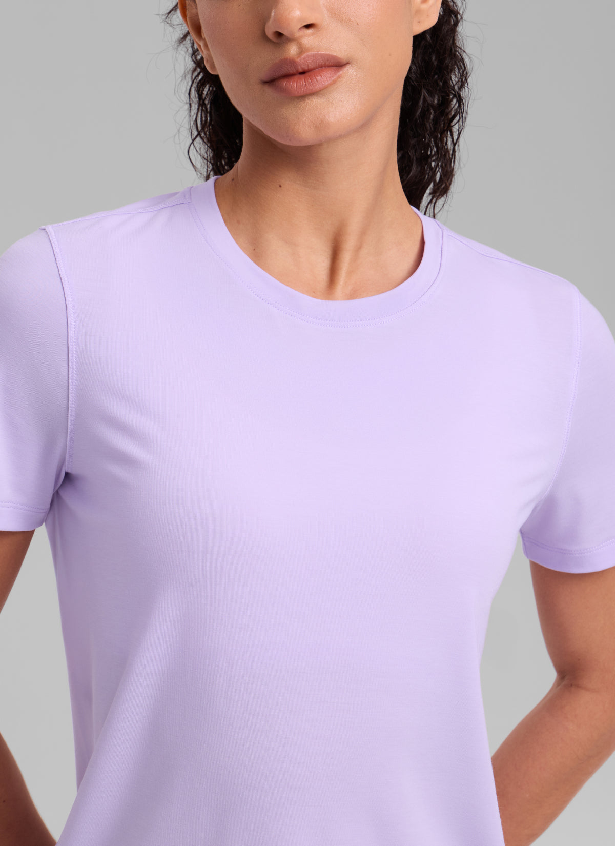 CRZ YOGA Women's Quick Dry Workout Crewneck Hip Length Short Sleeve Lavender Frost