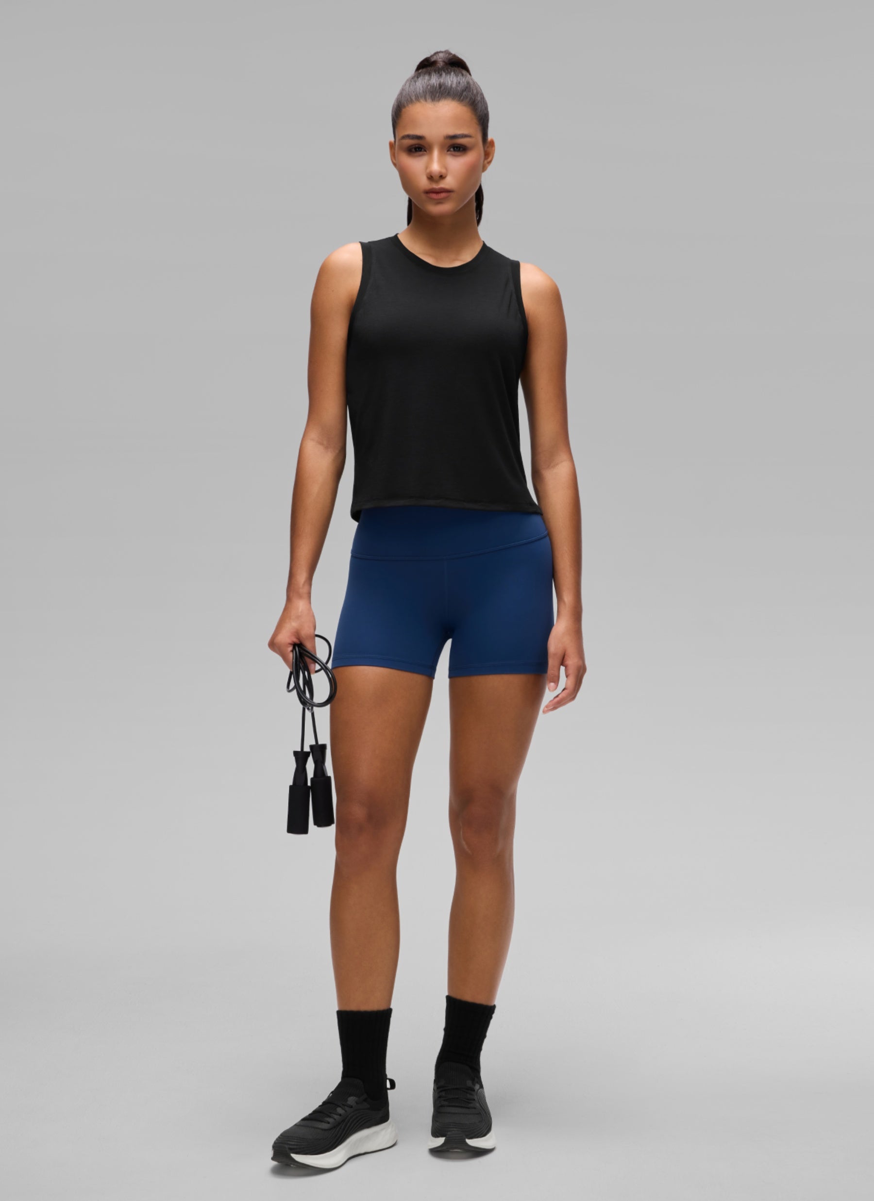 CRZ YOGA Women's Quick Dry Crop Racerback Sleevesless Tank Tops Black @model_info:A