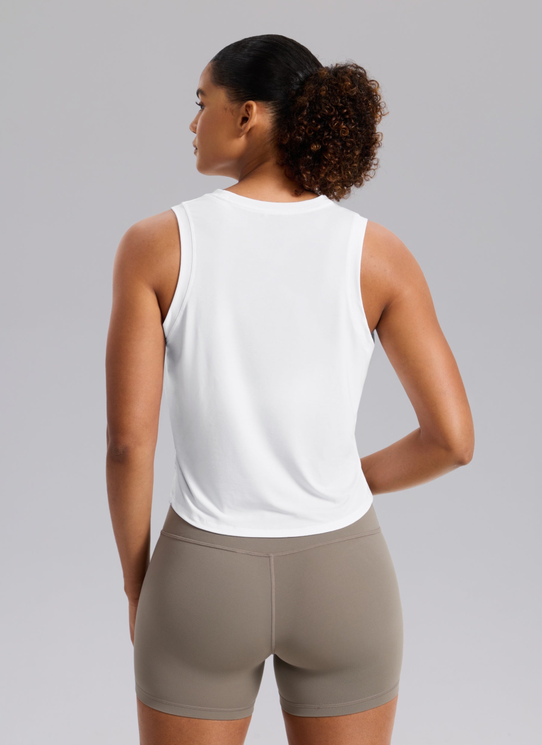 CRZ YOGA Women's Quick Dry Crop Racerback Sleevesless Tank Tops White @model_info:B