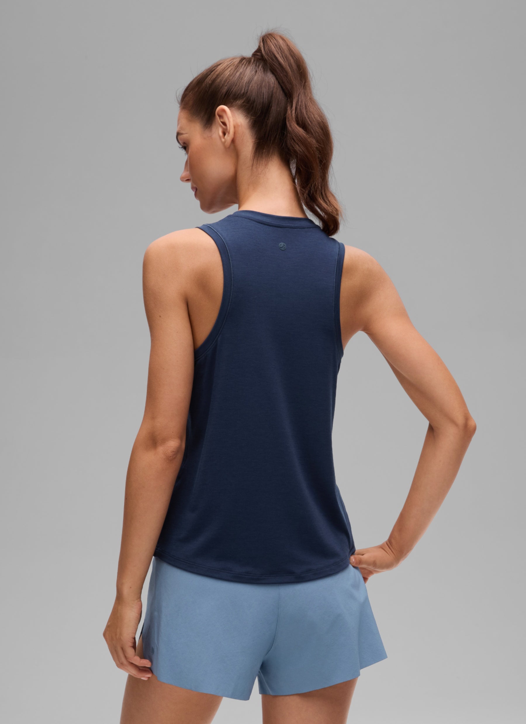 CRZ YOGA Women's Quick Dry Workout Crew Neck Racerback Hip Length Tank Club Blue