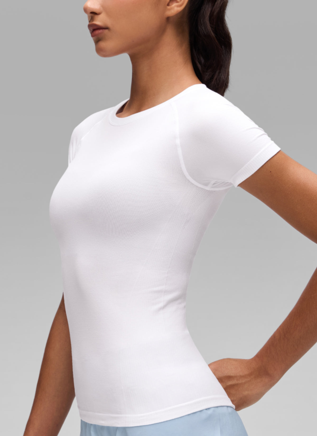 CRZ YOGA Women's Workout Seamless Crewneck Fitted Hip Short Sleeves White @model_info:A