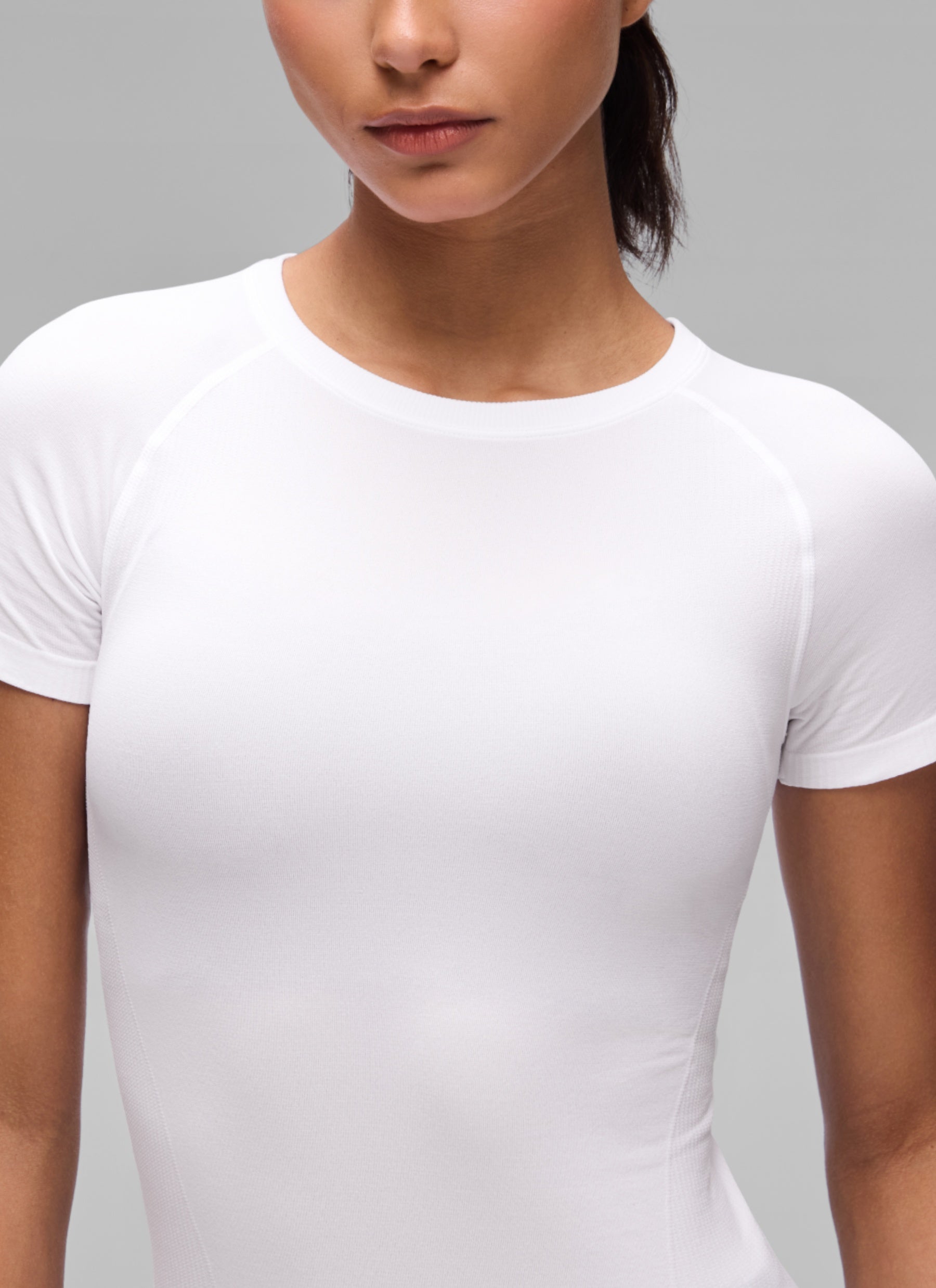 CRZ YOGA Women's Workout Seamless Crewneck Fitted Hip Short Sleeves White @model_info:A