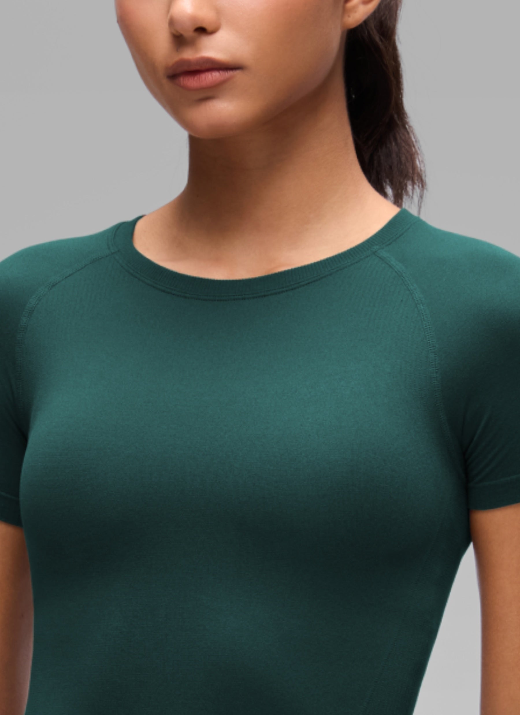 CRZ YOGA Women's Workout Seamless Crewneck Fitted Hip Short Sleeves Forest Green @model_info:A
