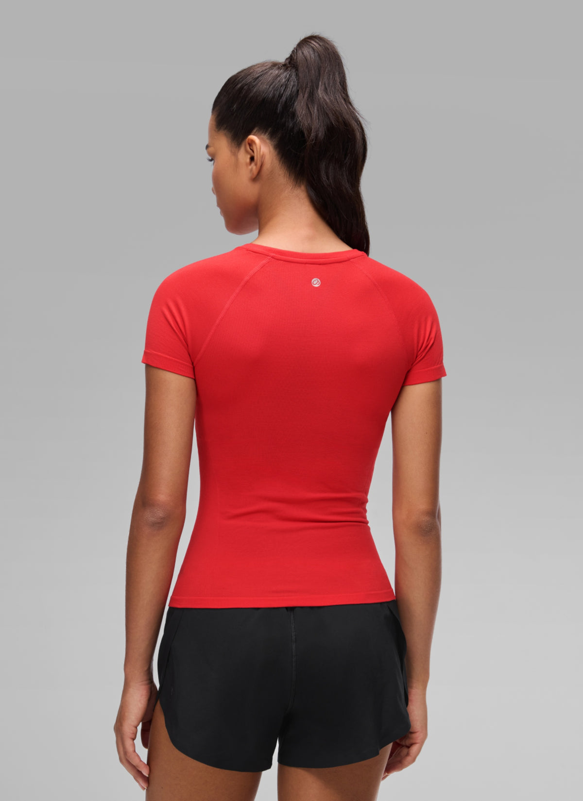 CRZ YOGA Women's Workout Seamless Crewneck Fitted Hip Short Sleeves Deep Red @model_info:A