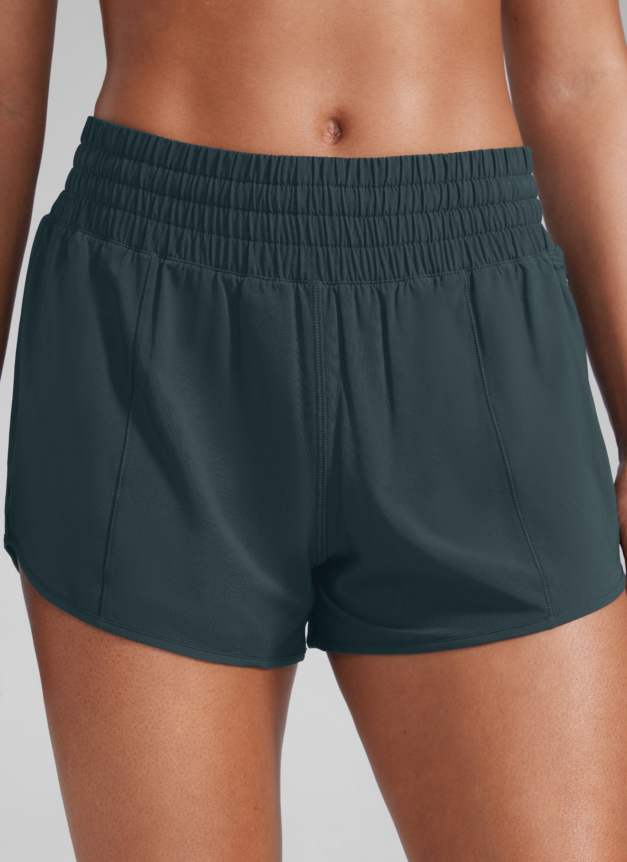CRZ YOGA Women's Running Feathery-Fit High Rise Lined Shorts 2.5