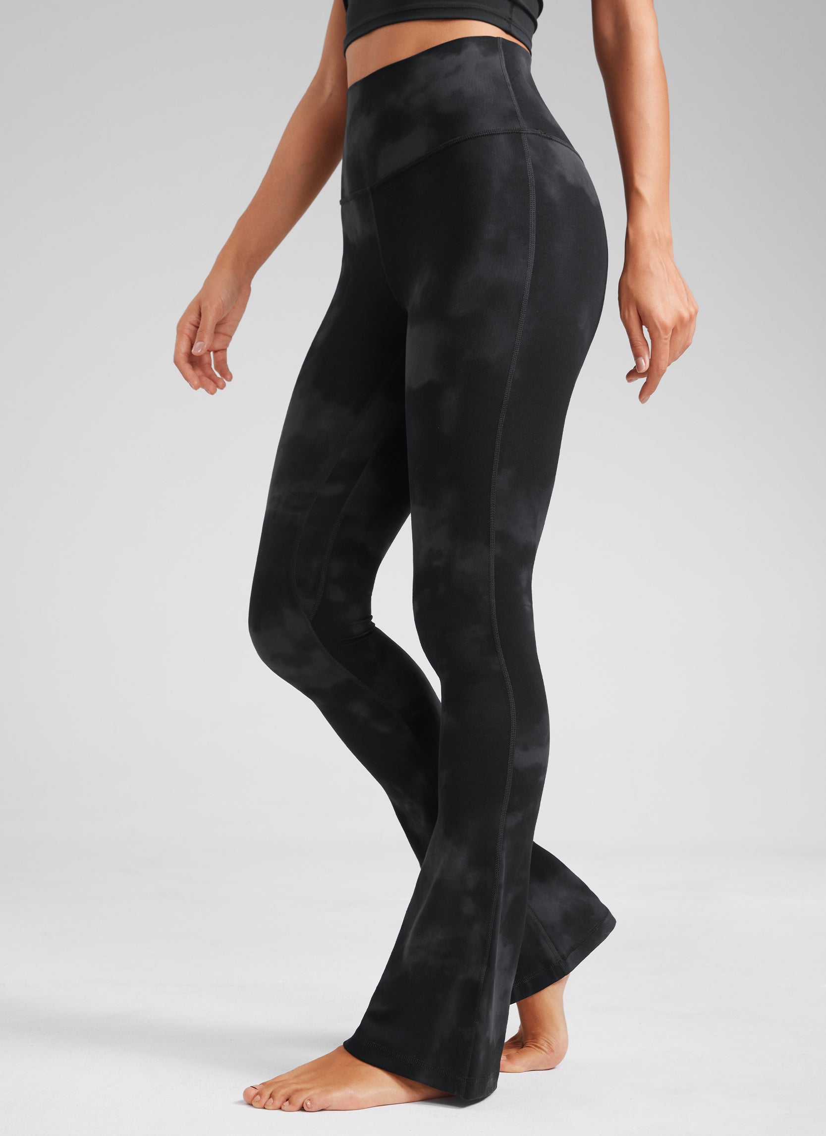 CRZ YOGA Women  Butterluxe High Waist Pockets Mini Flared Leggings 32