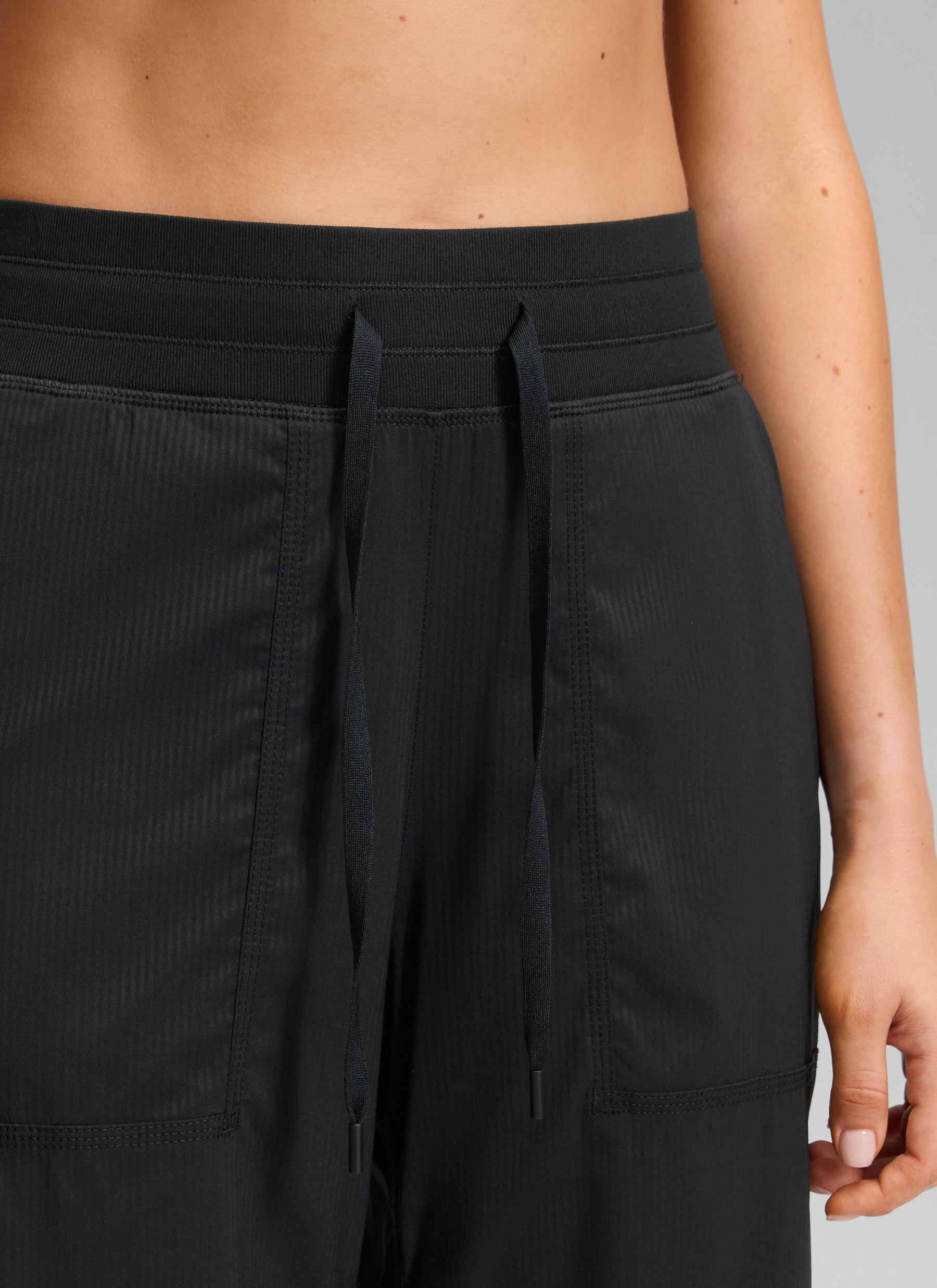 CRZ YOGA Women's Lightweight Drawstring Pocket Straight Leg Pant 24 Black