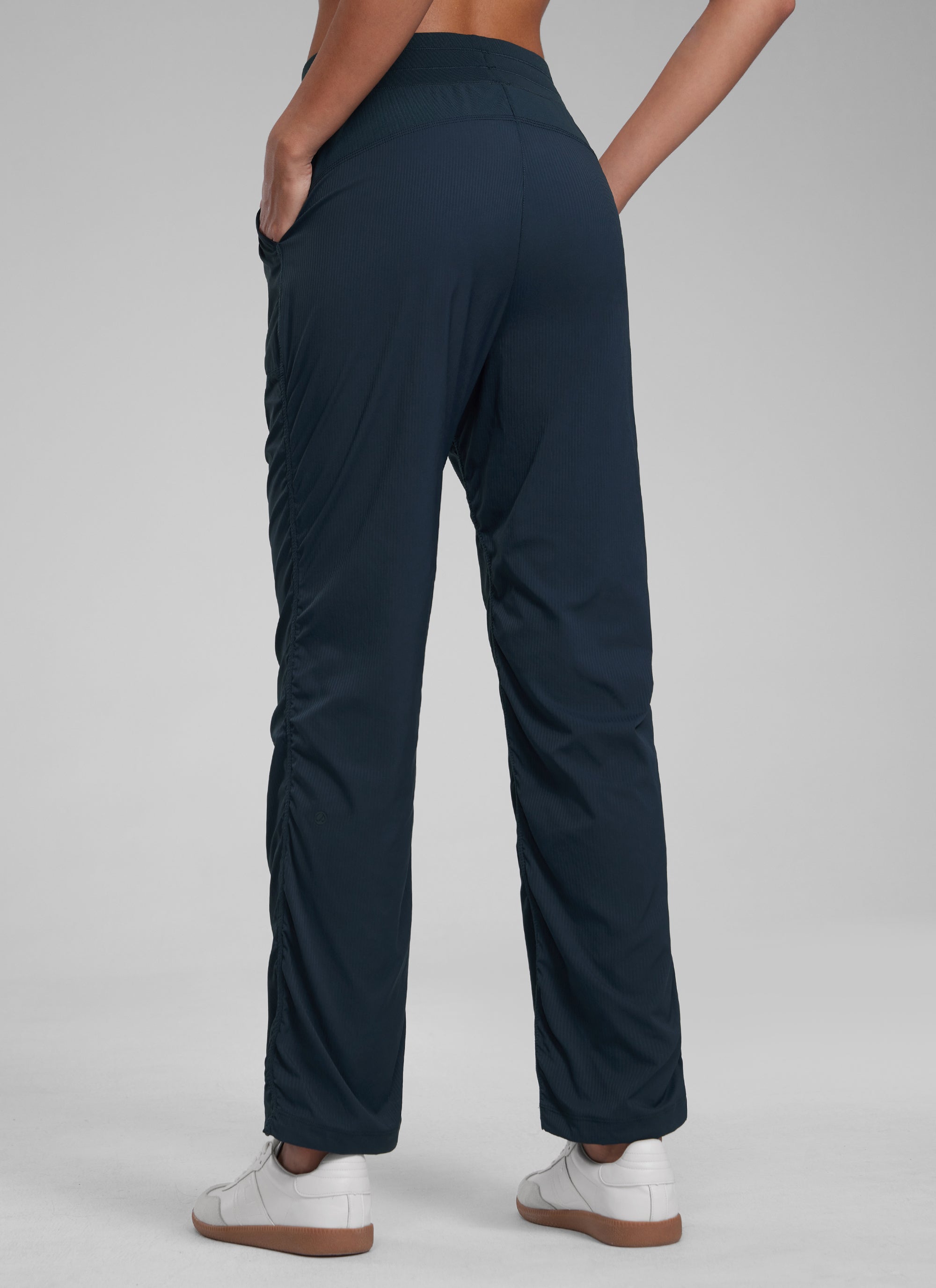 Lightweight Straight Leg Workout Pocket Pant 28