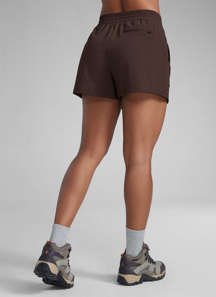 CRZYOGA Women's Lightweight Stretch Water-Repellent Hiking Pocket Short 3'' Hot Fudge Brown