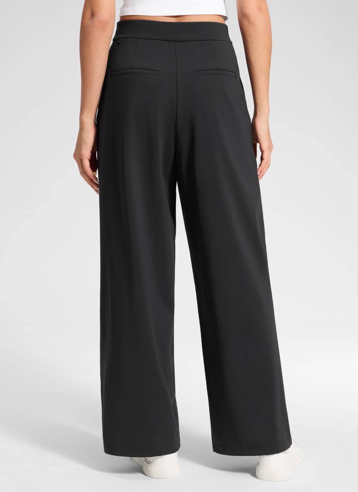 CRZ YOGA Women's Business High Rise Pocket Wide Leg Pleated Pants Black @model_info:Anano