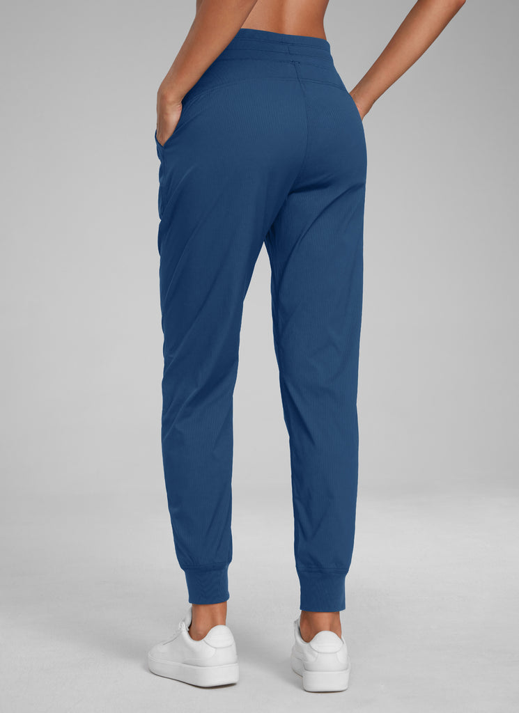 CRZ YOGA Women's Travel Classic Fit Striped Joggers 28'' Ruched Melanite