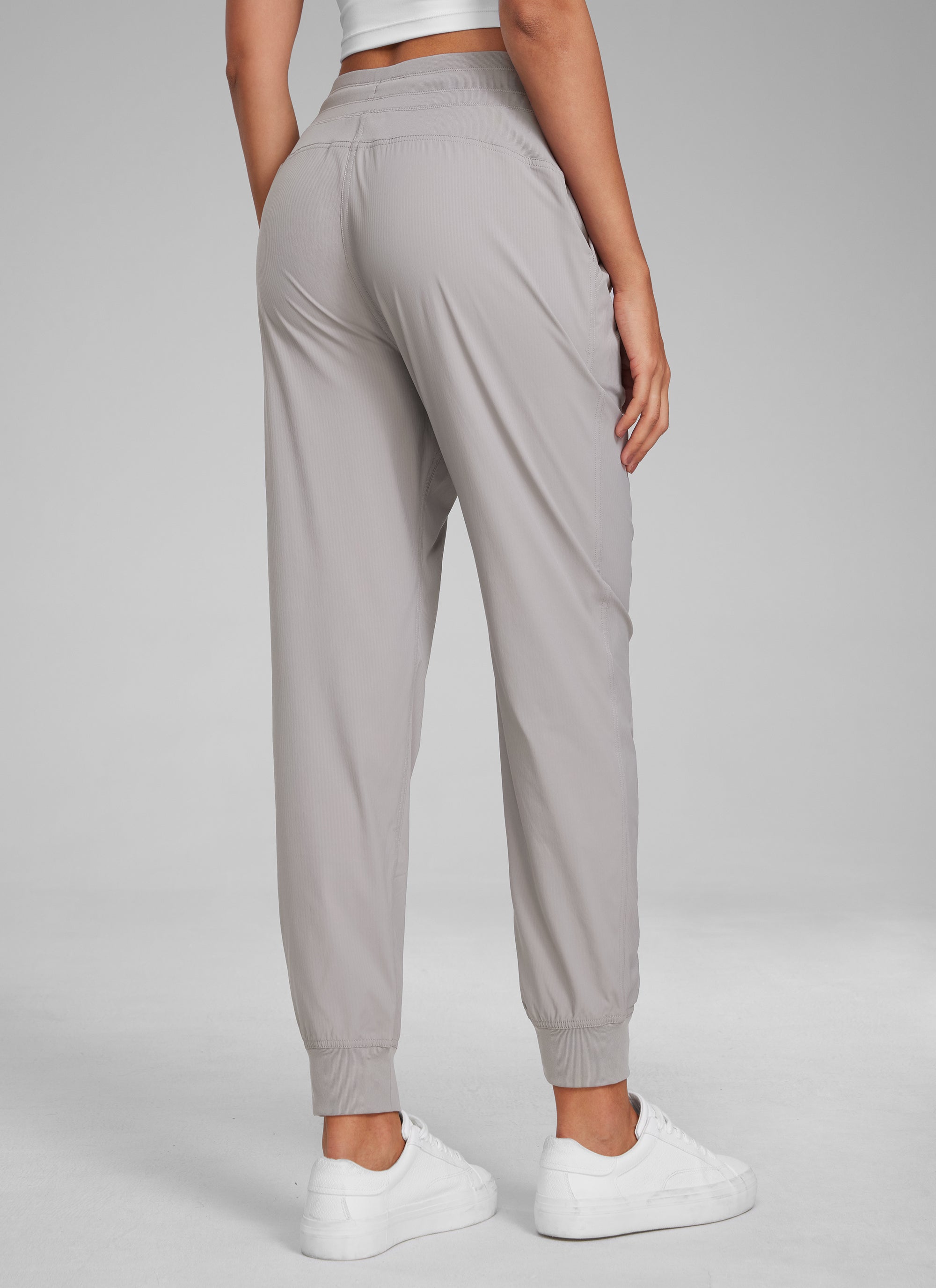 CRZ YOGA Women's Travel Classic Fit Striped Joggers 28'' Ruched