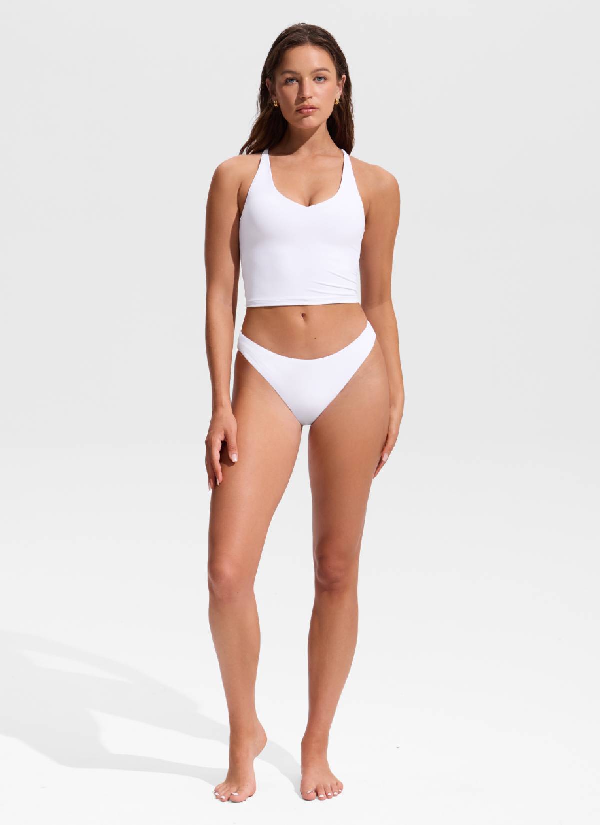 CRZ YOGA Women's Swimwear V Neck Criss Cross Back Crop Tankini White @model_info:Hannah