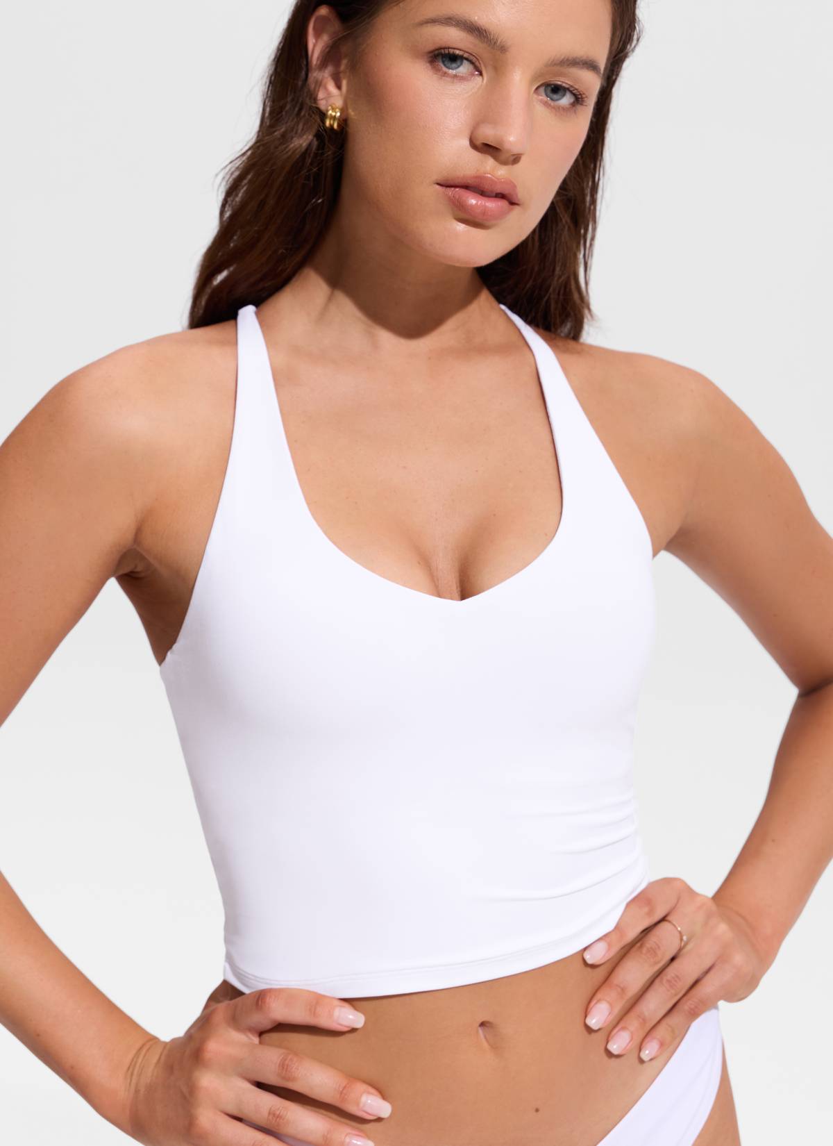 CRZ YOGA Women's Swimwear V Neck Criss Cross Back Crop Tankini White @model_info:Hannah